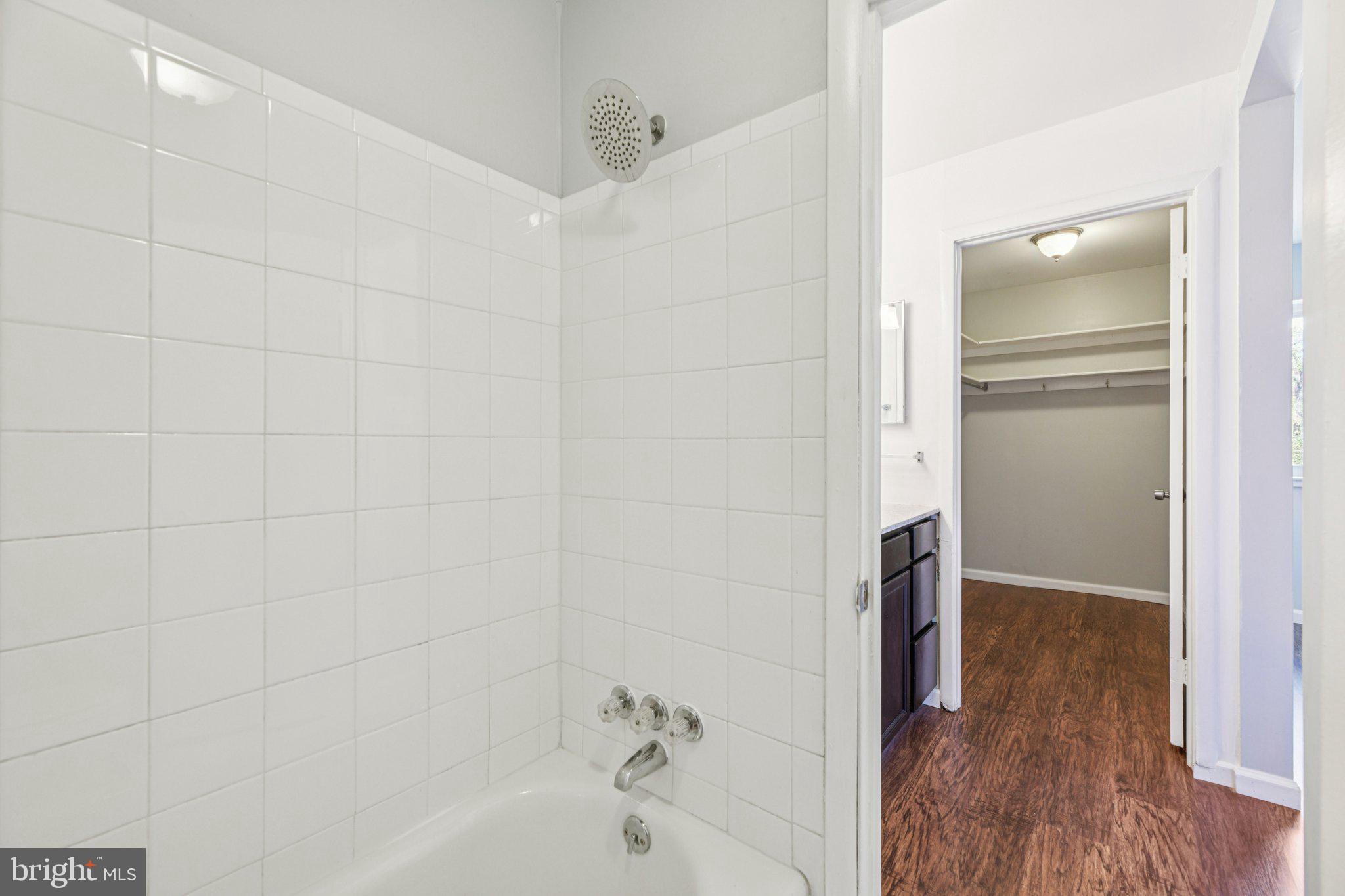 PINE CONDOMINIUM - Residential