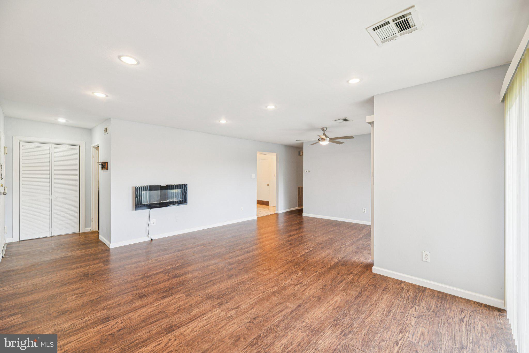 PINE CONDOMINIUM - Residential