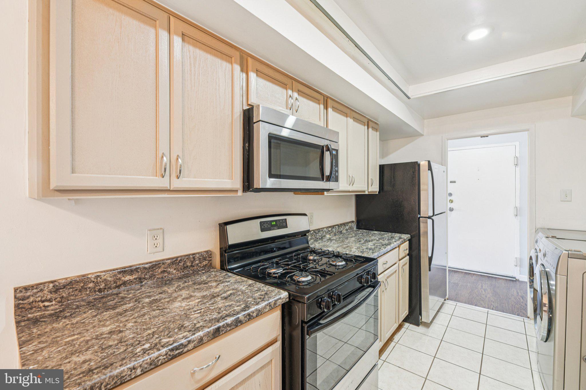 PINE CONDOMINIUM - Residential