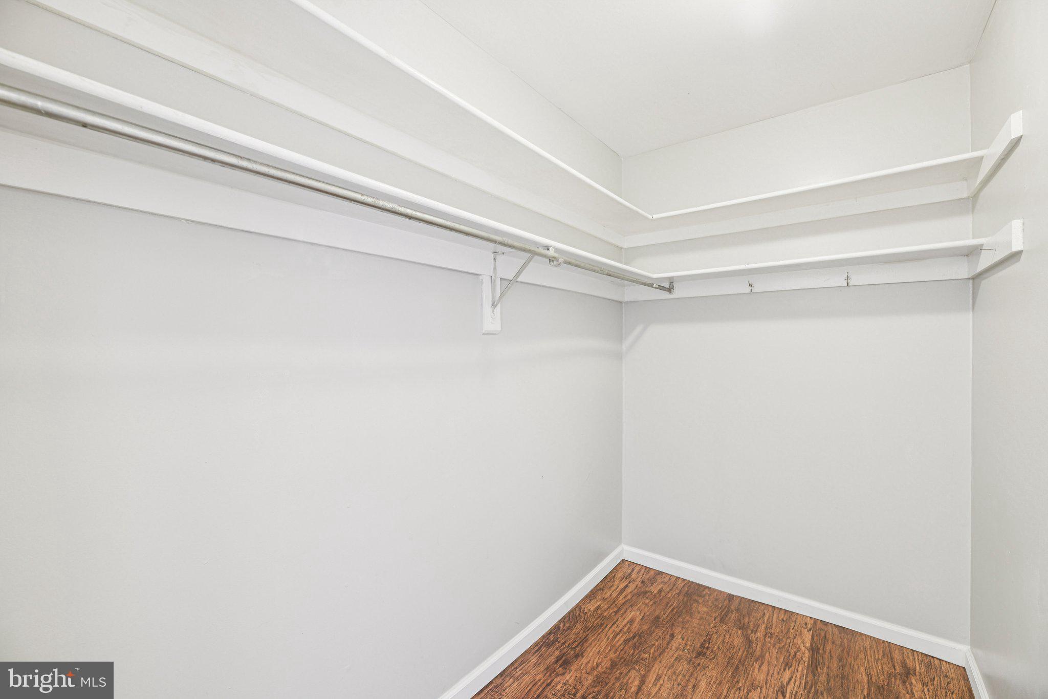 PINE CONDOMINIUM - Residential