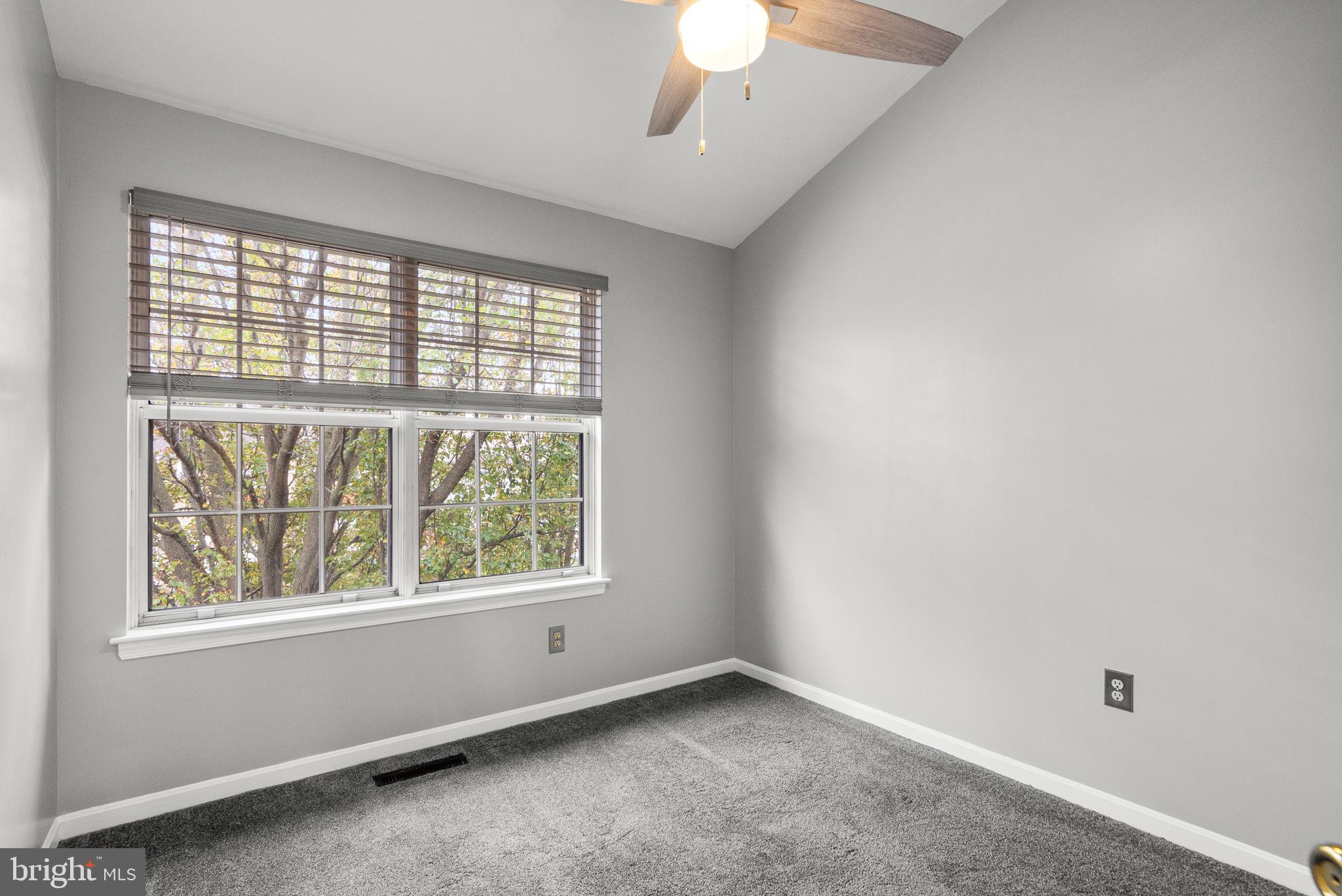 STONEY BEACH - Residential