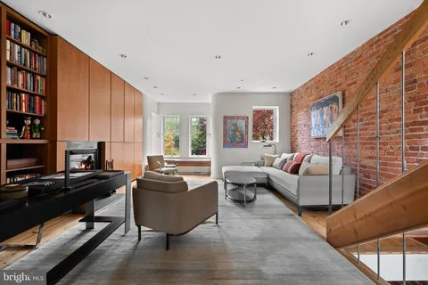 MLS: DCDC2195086