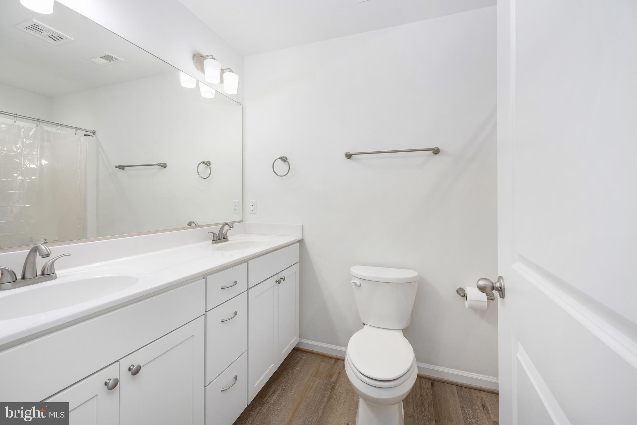 PLACID BAY EST SHOREWOOD - Residential