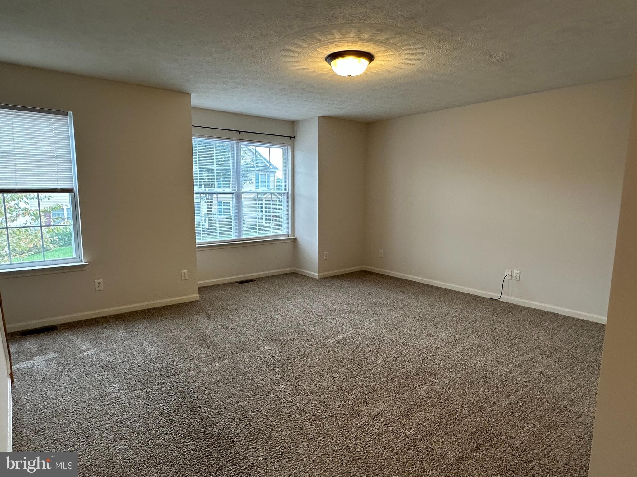 WINDSTONE TOWNHOMES - Residential Lease