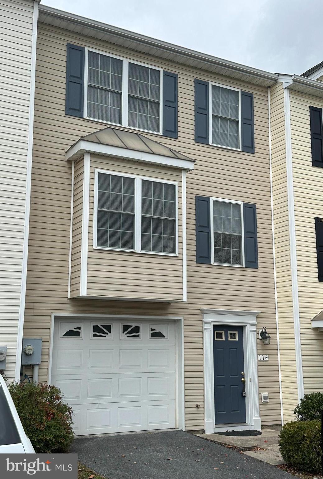 WINDSTONE TOWNHOMES - Residential Lease