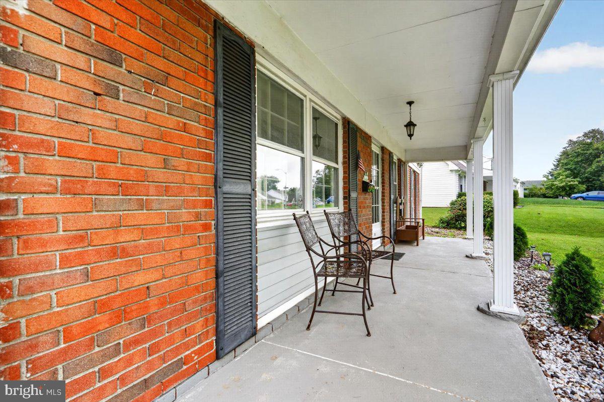 40 GRAMERCY LANE