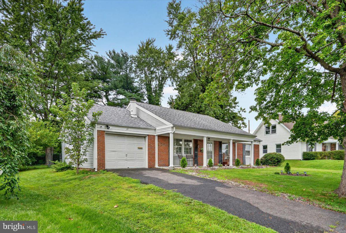 40 GRAMERCY LANE