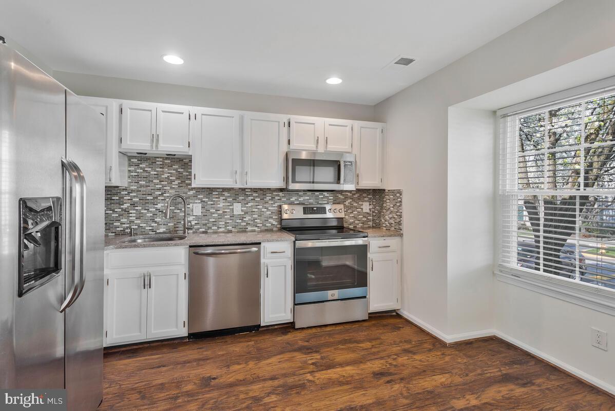 STOCKBRIDGE CONDO - Residential