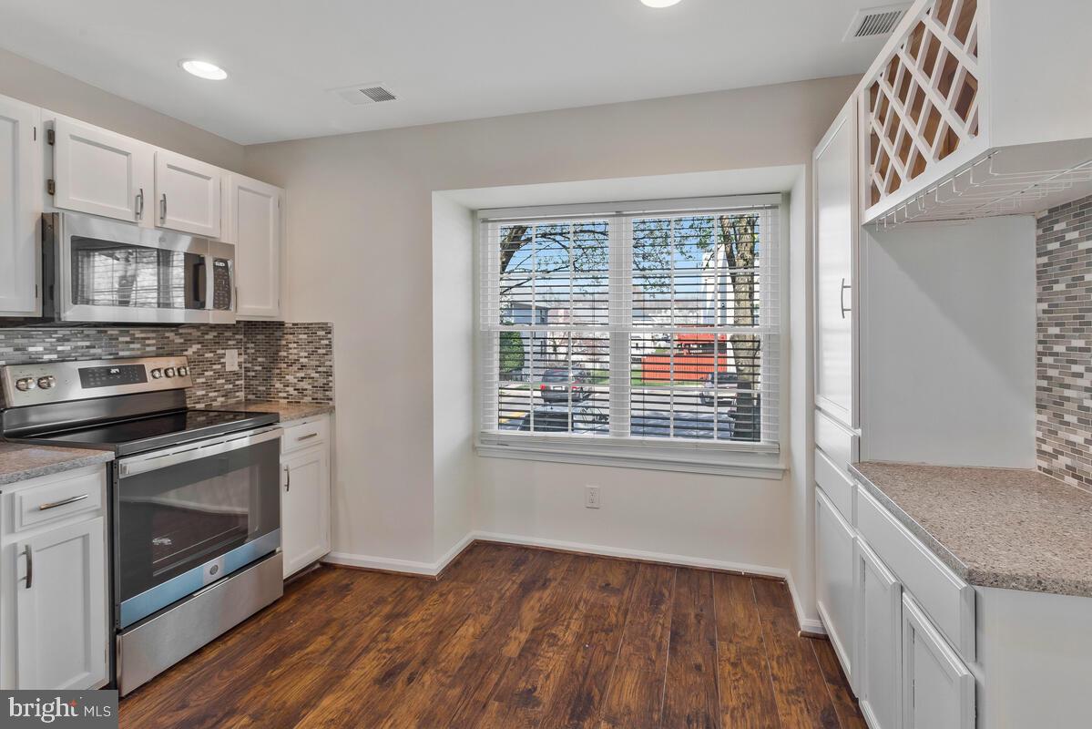 STOCKBRIDGE CONDO - Residential