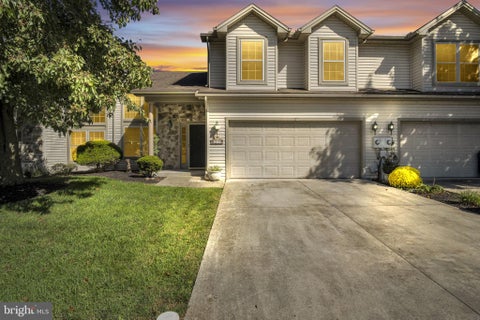 Townhouse For Sale - 27 Edgewater Drive<br/> Dauphin County, MIDDLETOWN, PA 17057