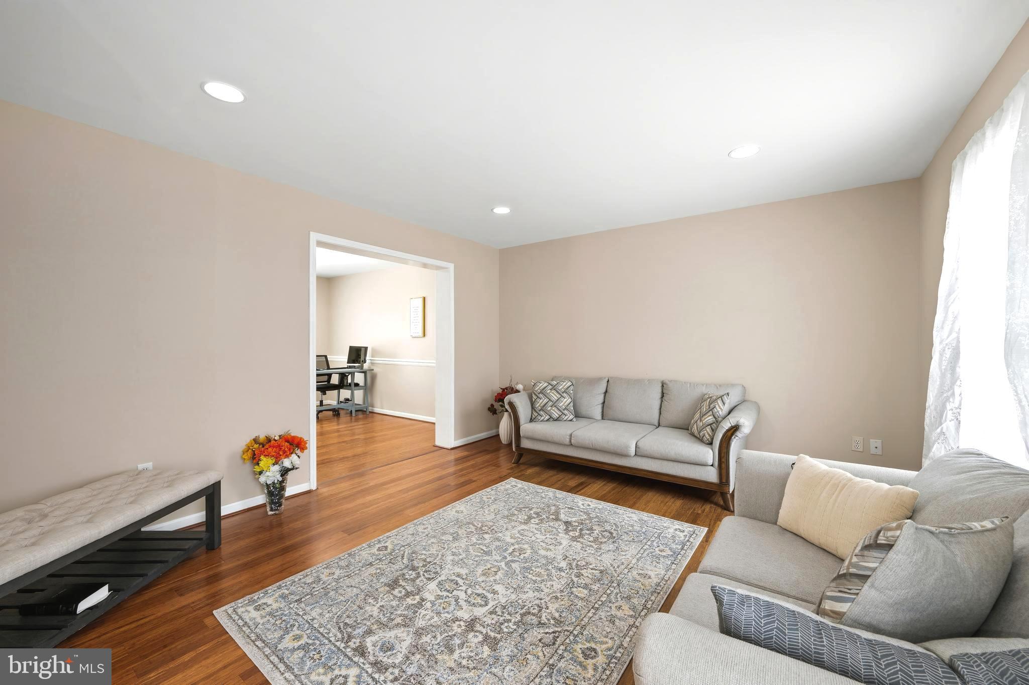 6584 MEADOWFIELD COURT