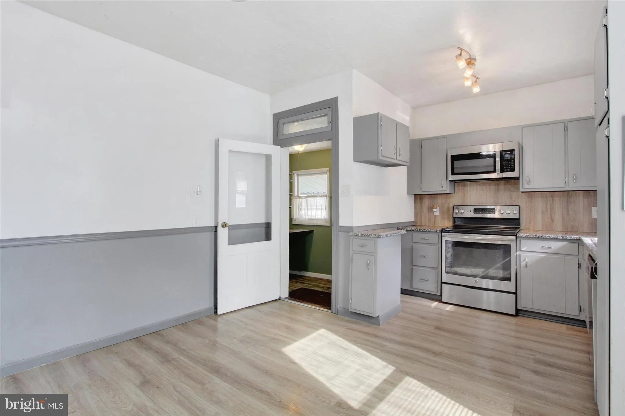 Hanover, Pennsylvania 17331, United States, 4 Bedrooms Bedrooms, ,2 BathroomsBathrooms,Residential,Active,162610