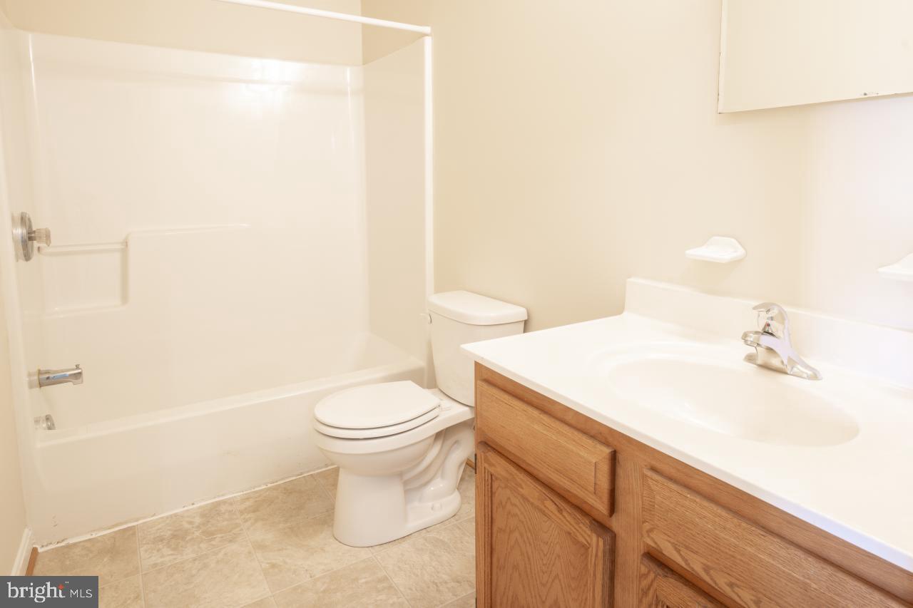 CAPTAINS QUARTER CONDOMINIUM - Residential Lease