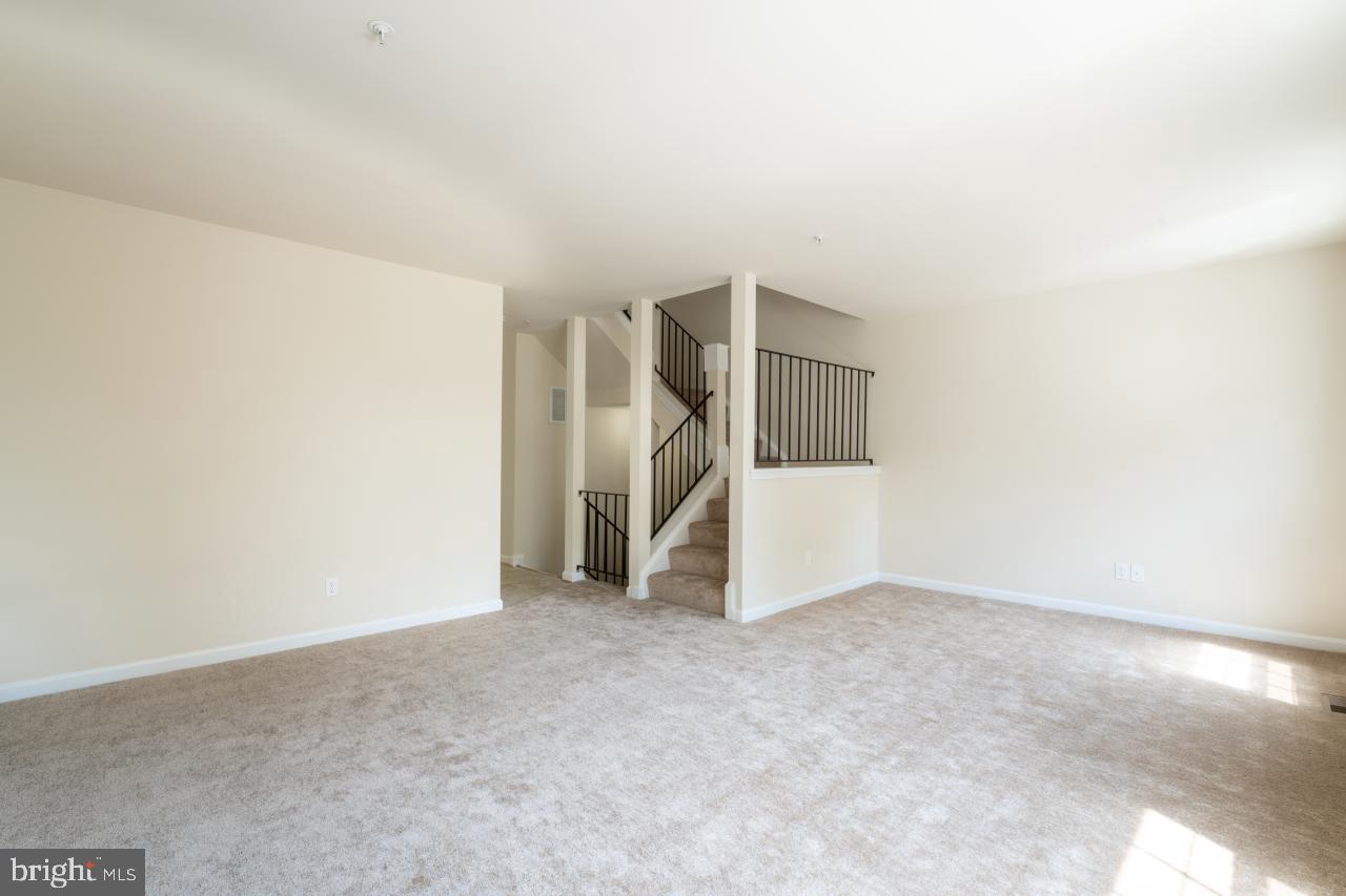 CAPTAINS QUARTER CONDOMINIUM - Residential Lease