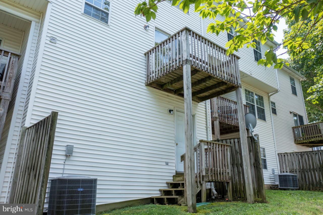 CAPTAINS QUARTER CONDOMINIUM - Residential Lease