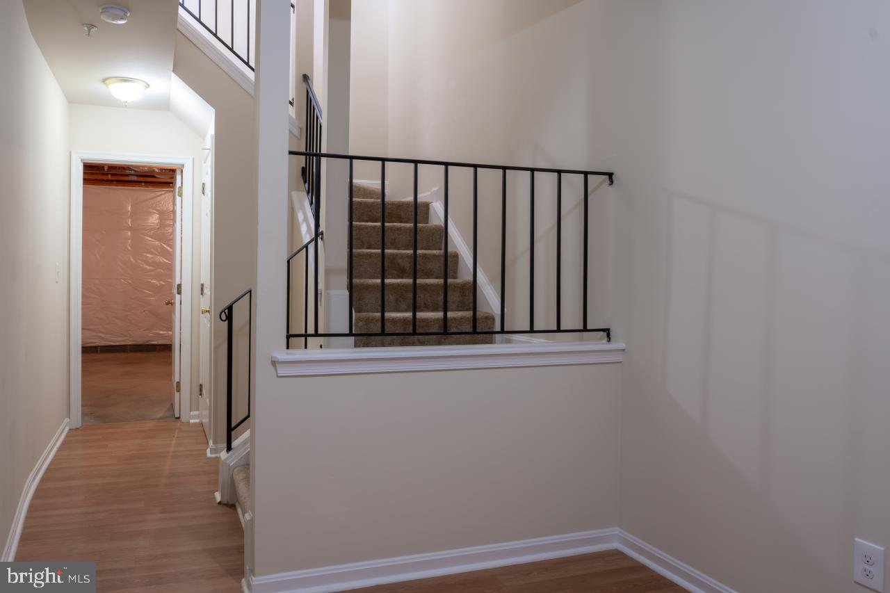 CAPTAINS QUARTER CONDOMINIUM - Residential Lease