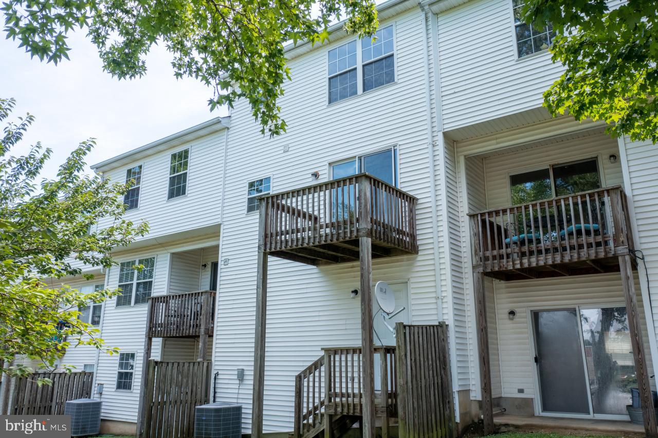 CAPTAINS QUARTER CONDOMINIUM - Residential Lease