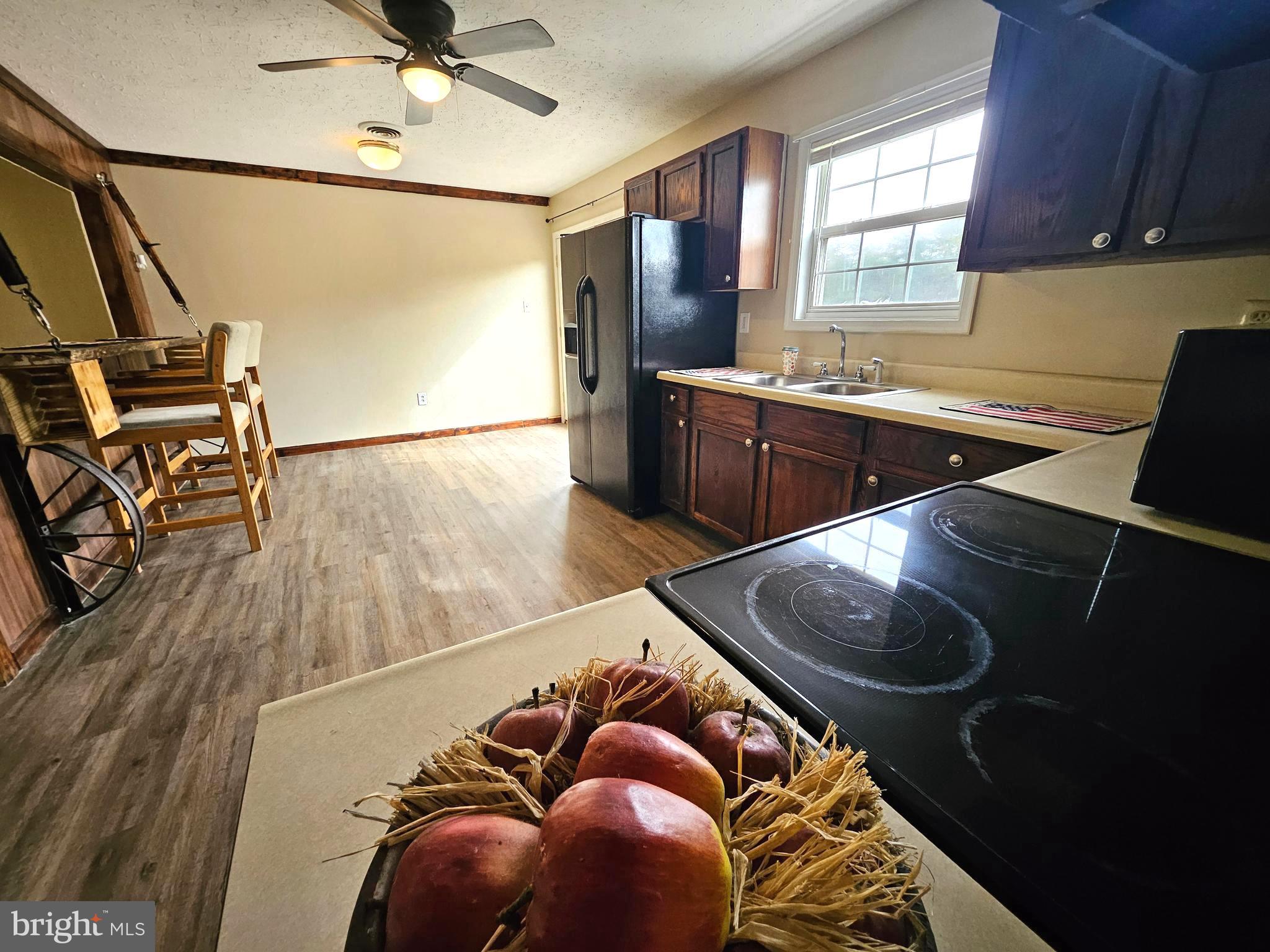 FAIRVIEW ESTATES - Residential