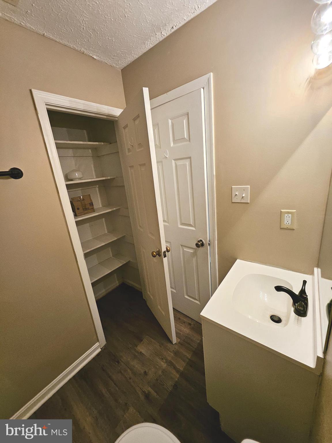 FAIRVIEW ESTATES - Residential