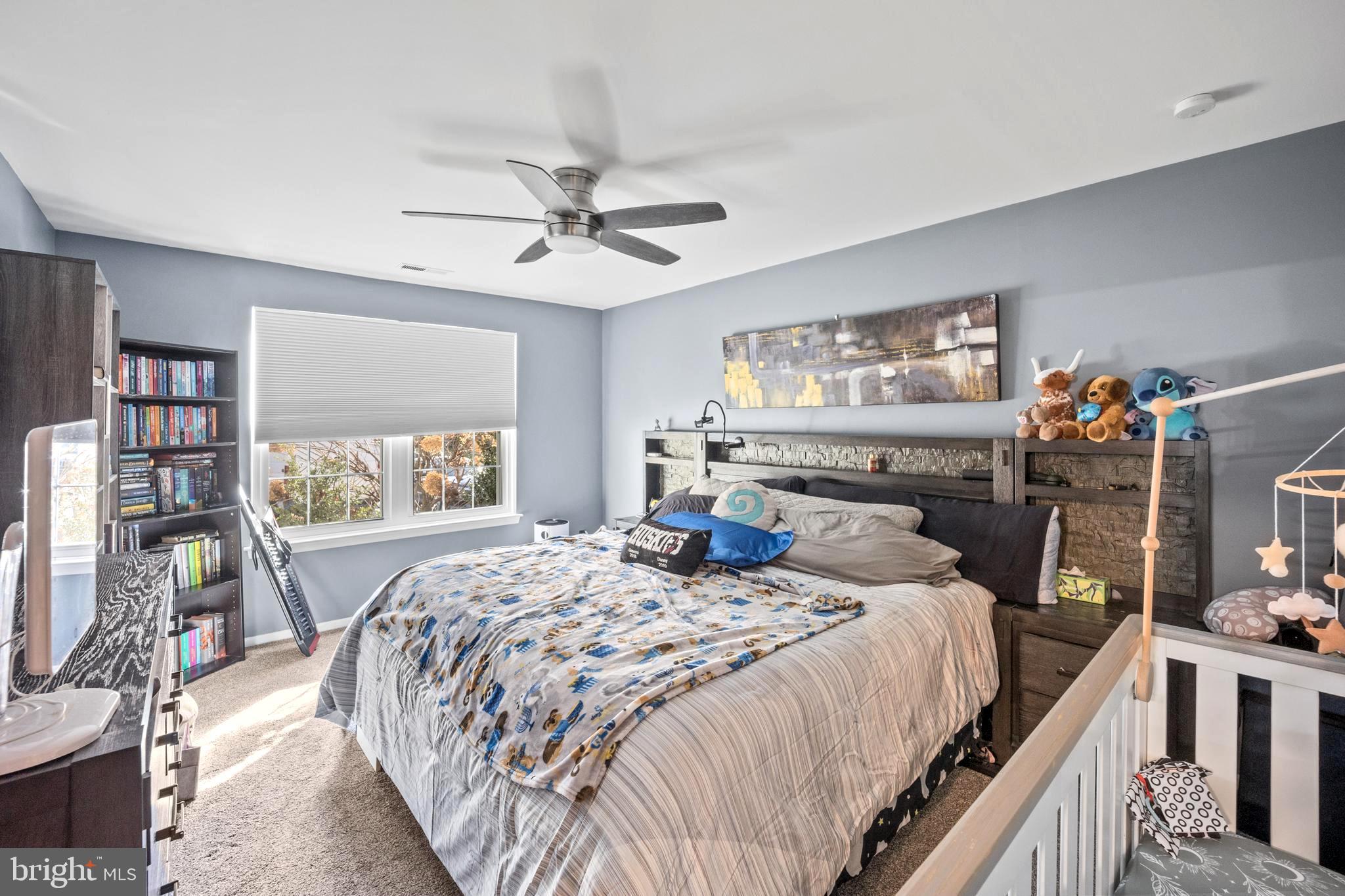 SAW MILL VALLEY - Residential