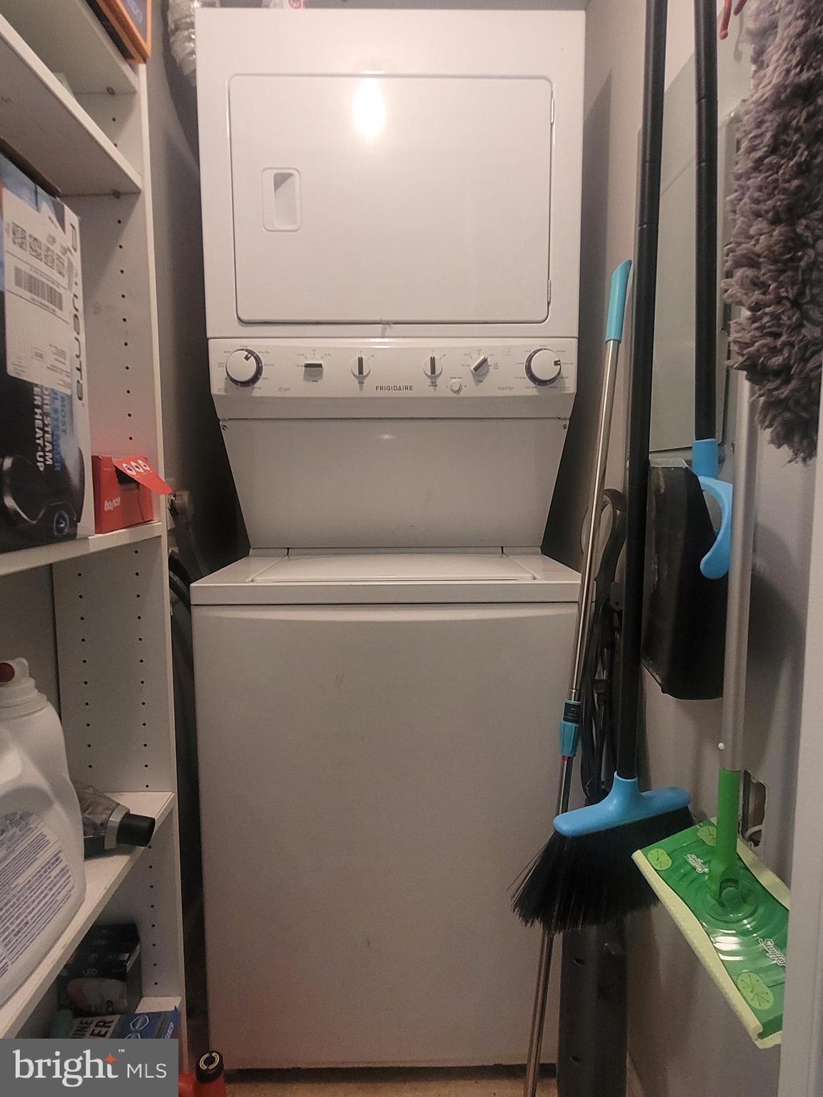 SAW MILL VALLEY - Residential