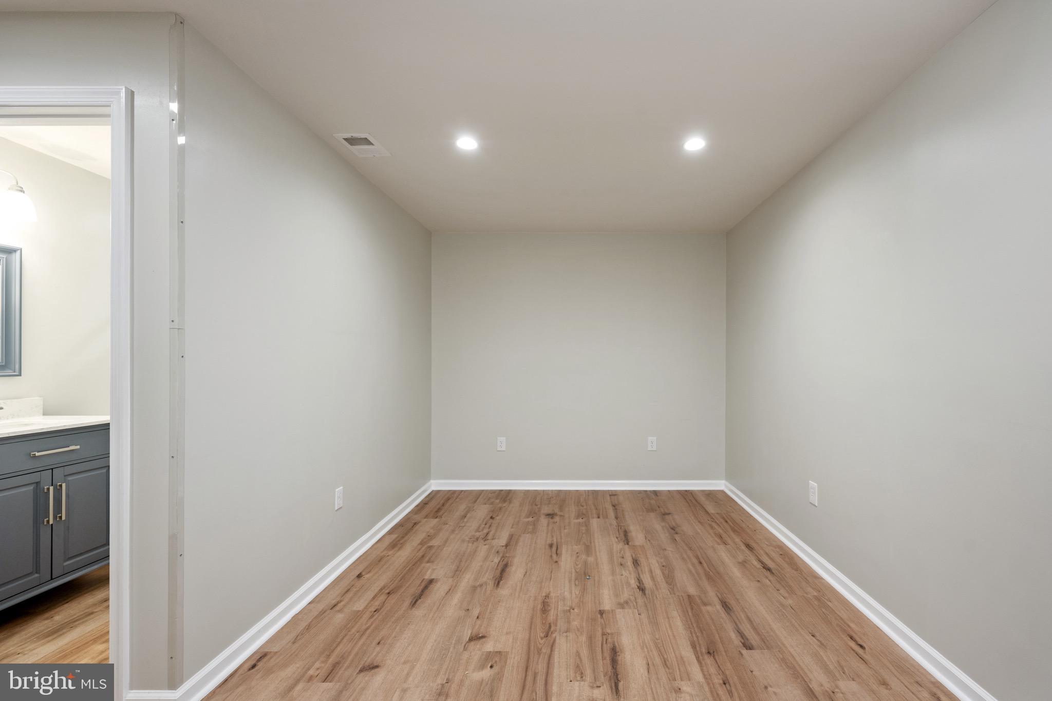 STAFFORD LAKES VILLAGE - Residential