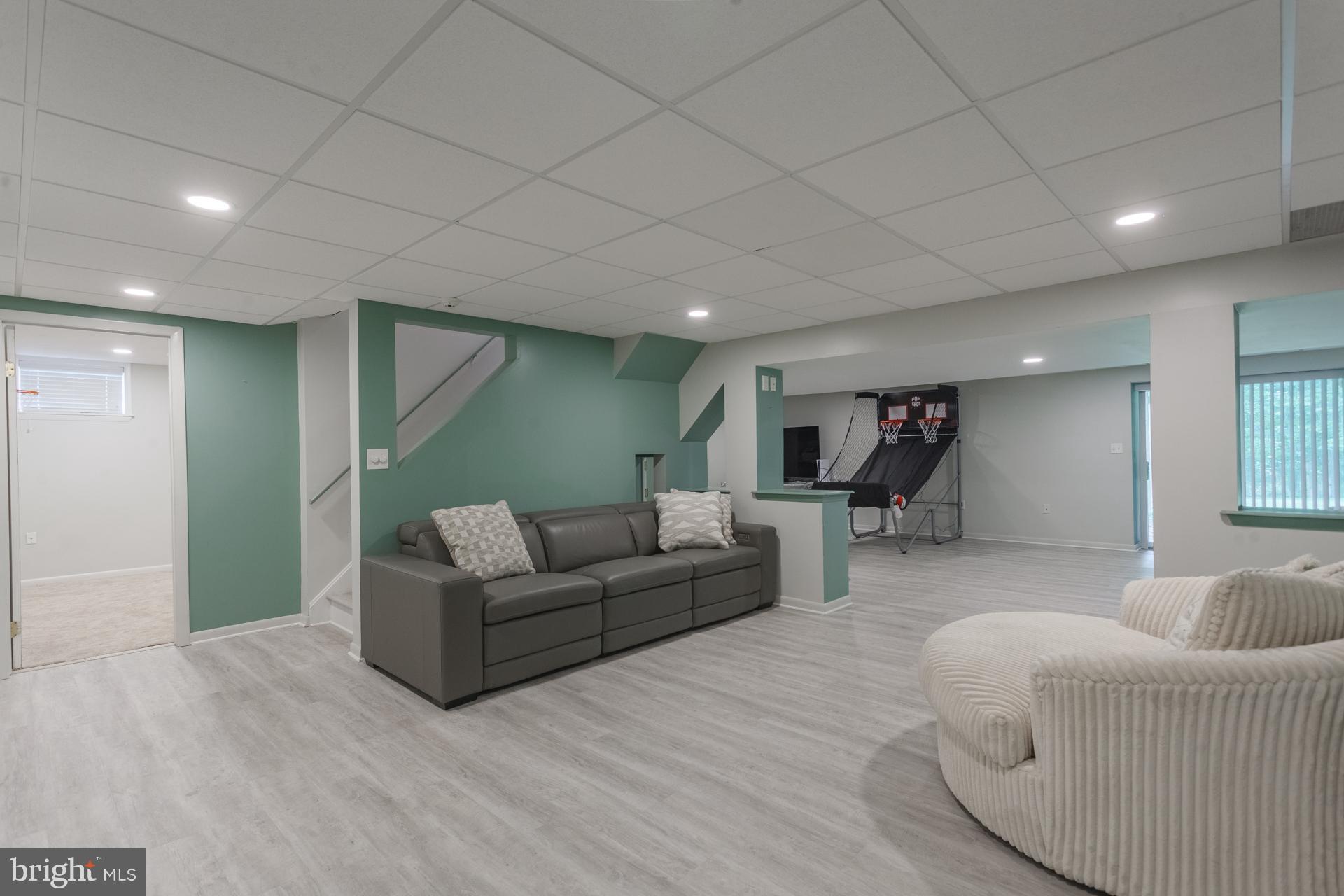 HILLS AT NORTHAMPT - Residential