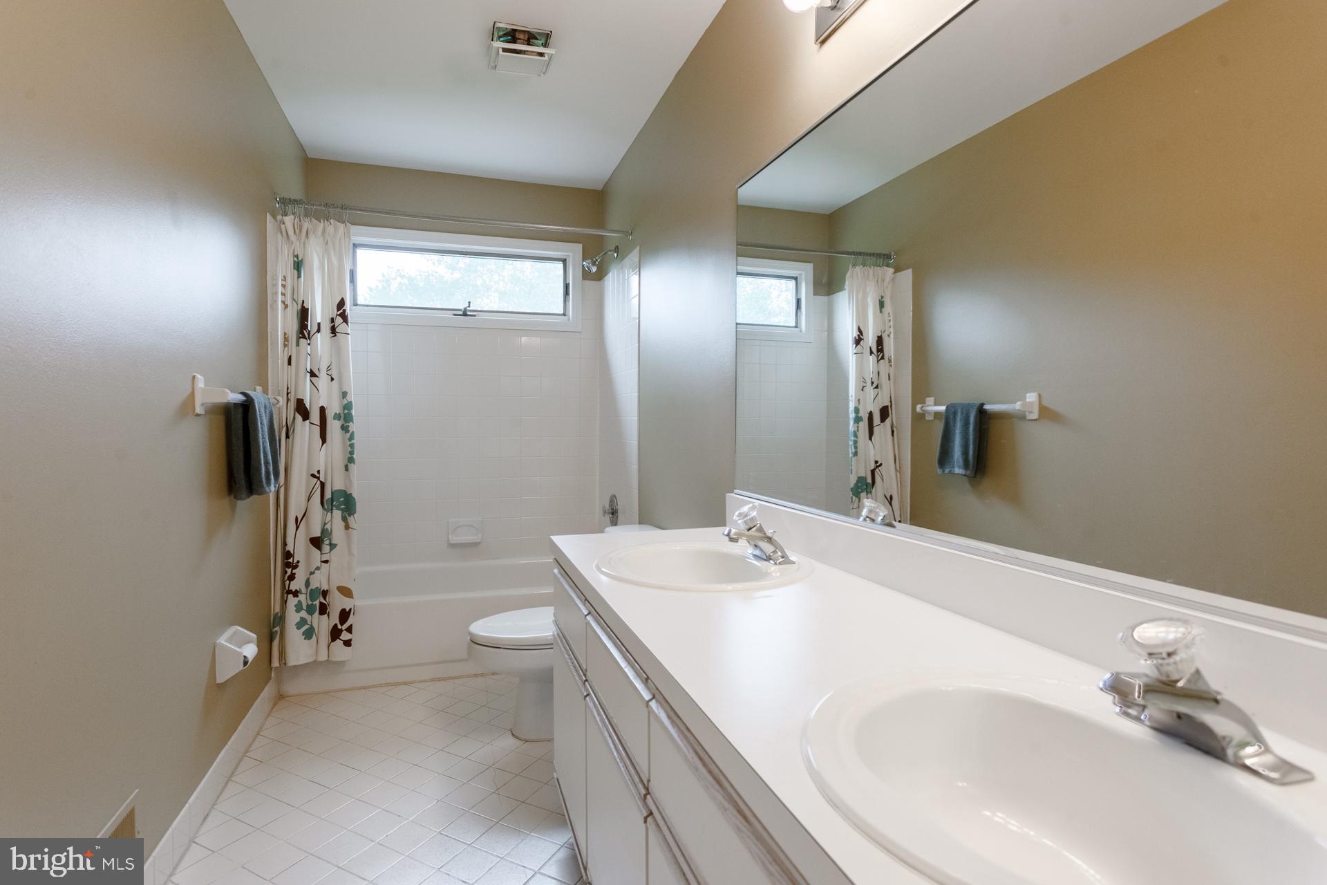 HILLS AT NORTHAMPT - Residential