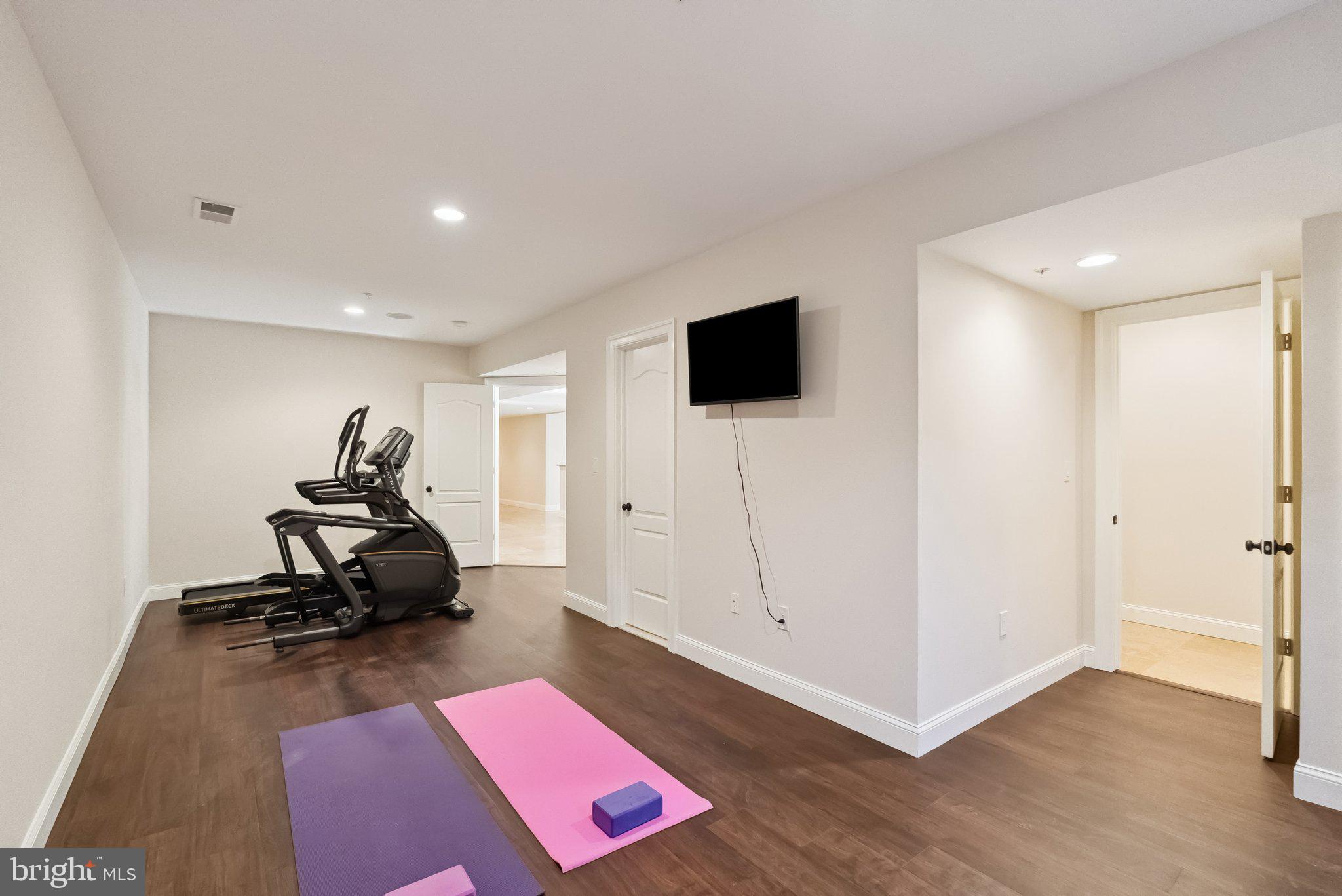 POTOMAC MANOR - Residential