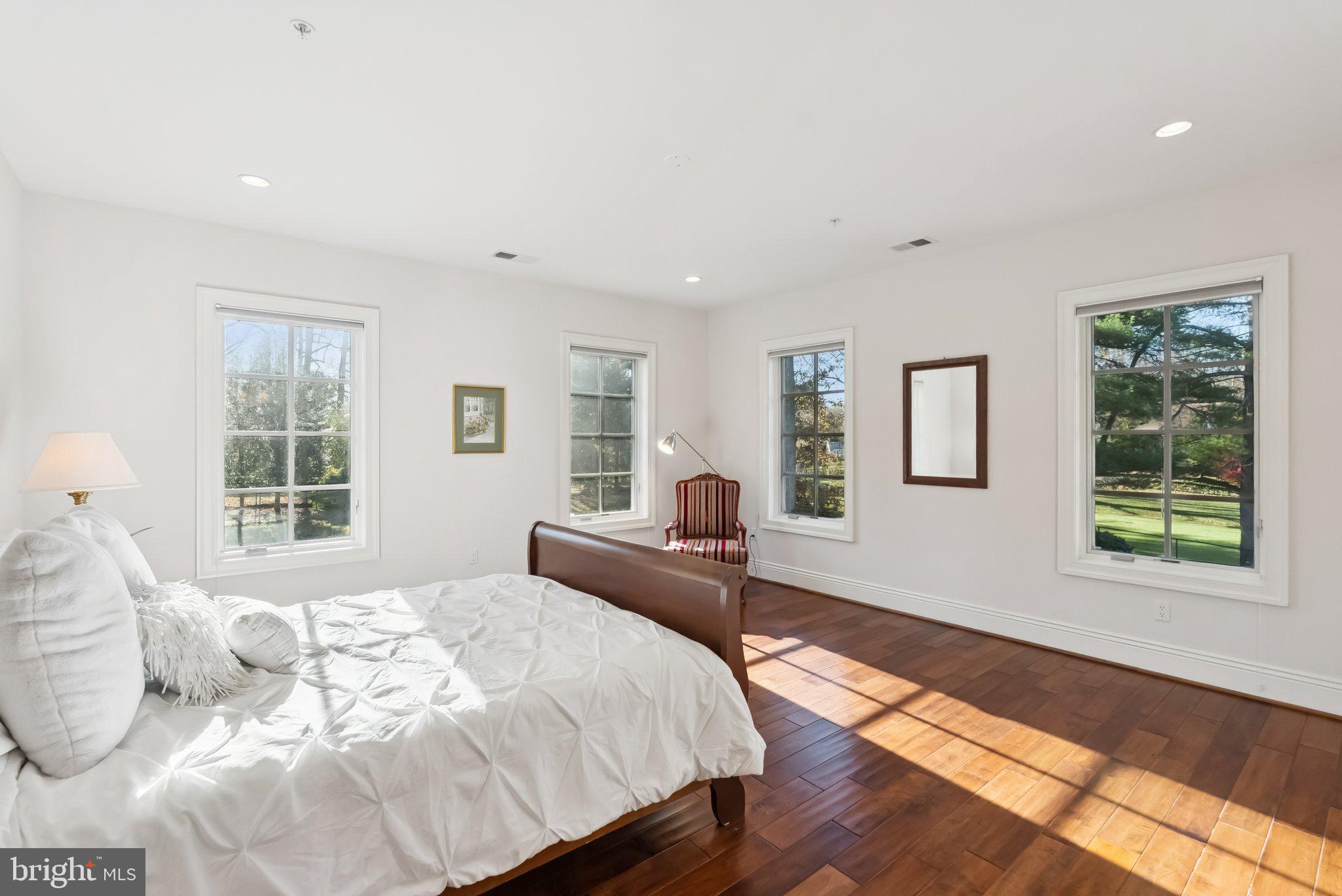 POTOMAC MANOR - Residential