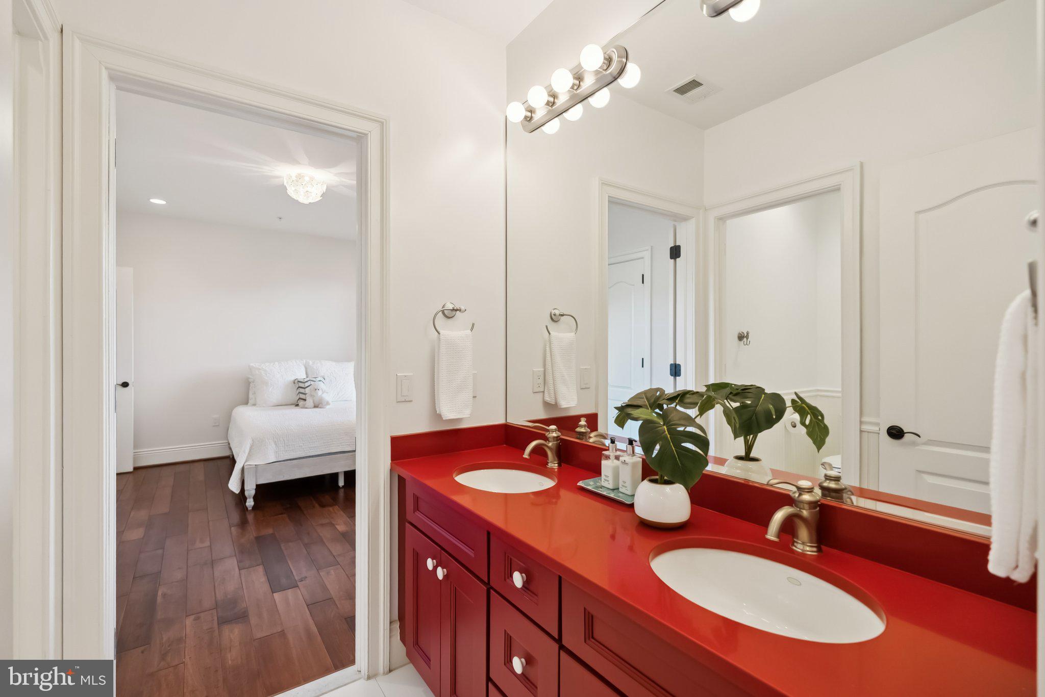 POTOMAC MANOR - Residential