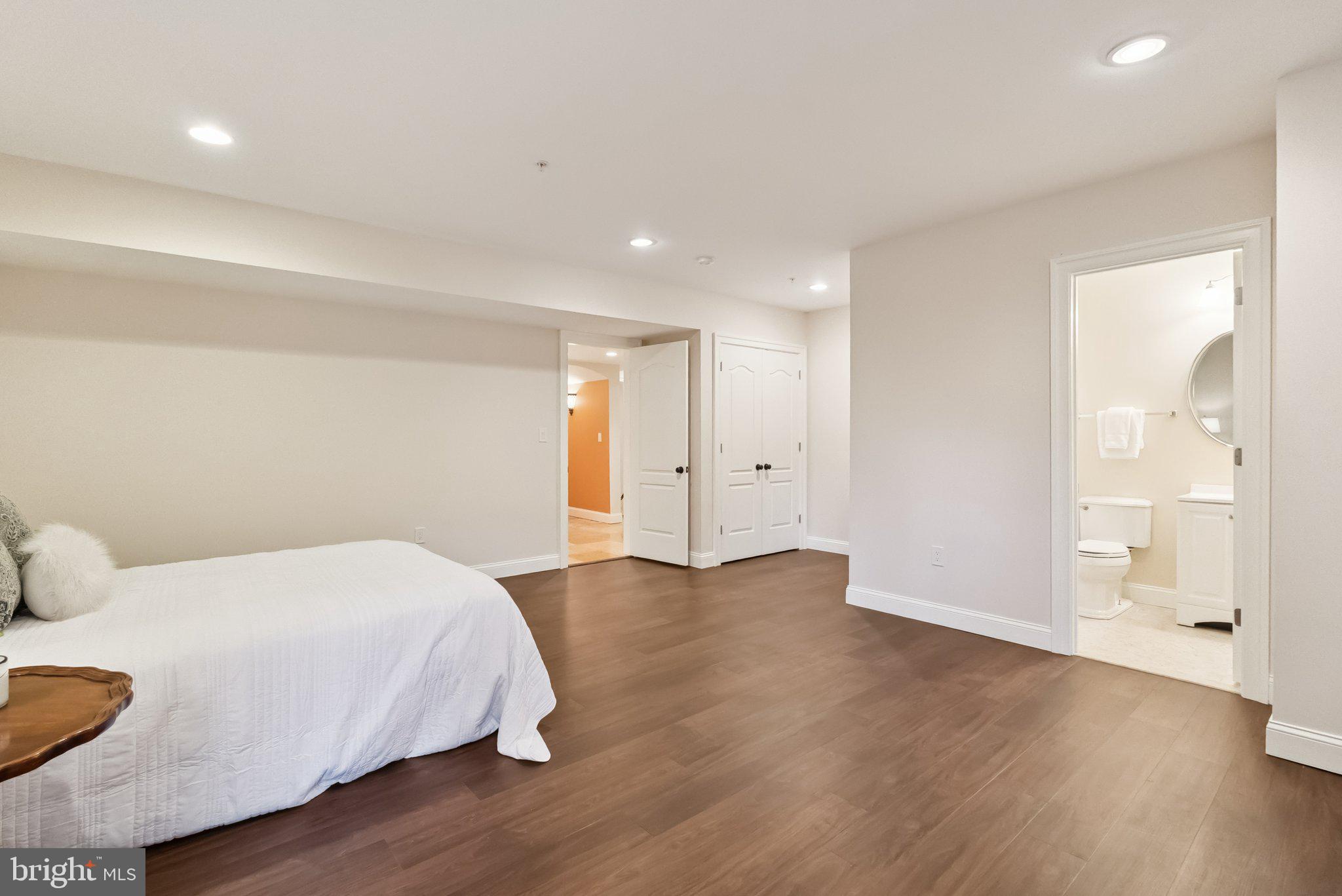 POTOMAC MANOR - Residential