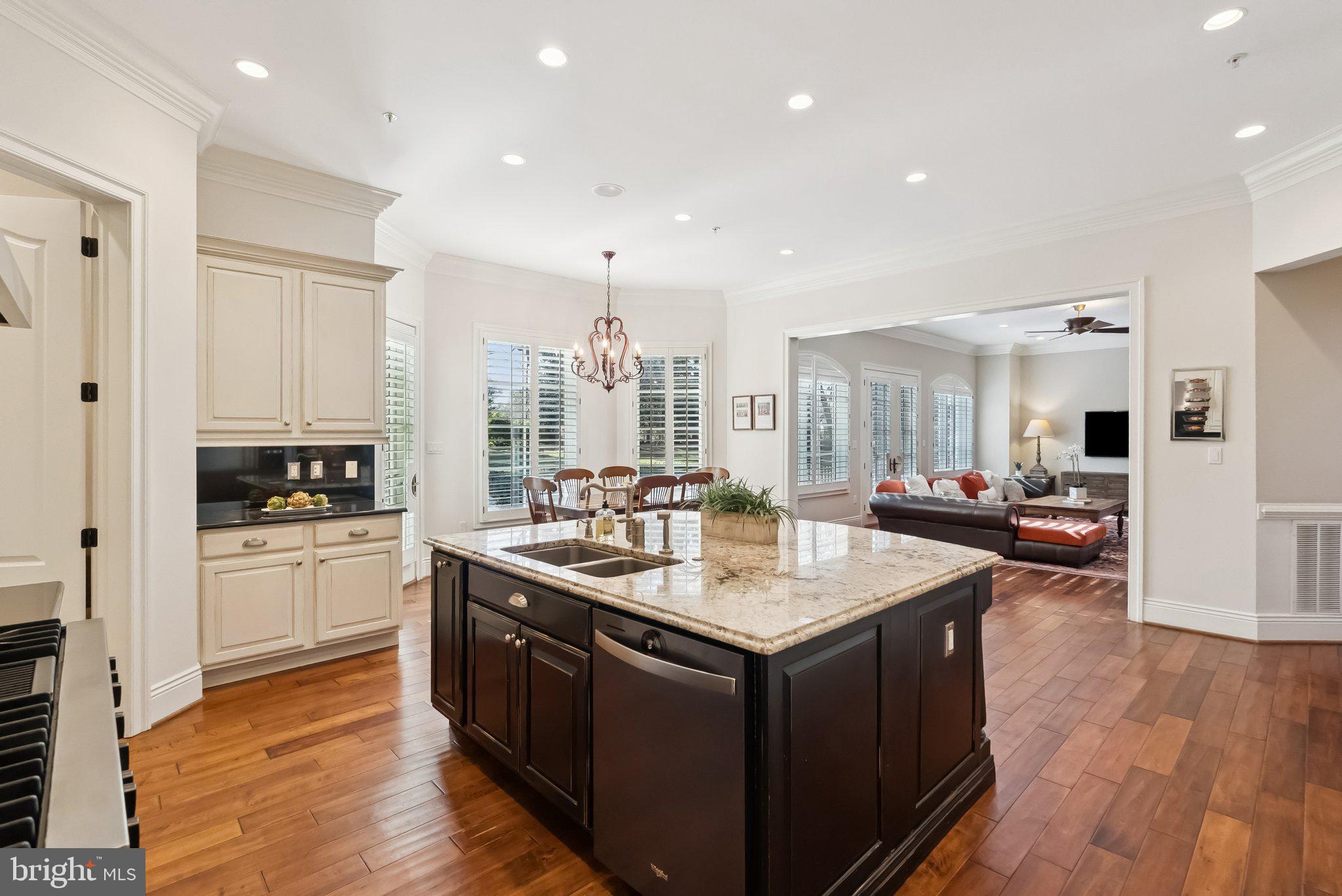 POTOMAC MANOR - Residential