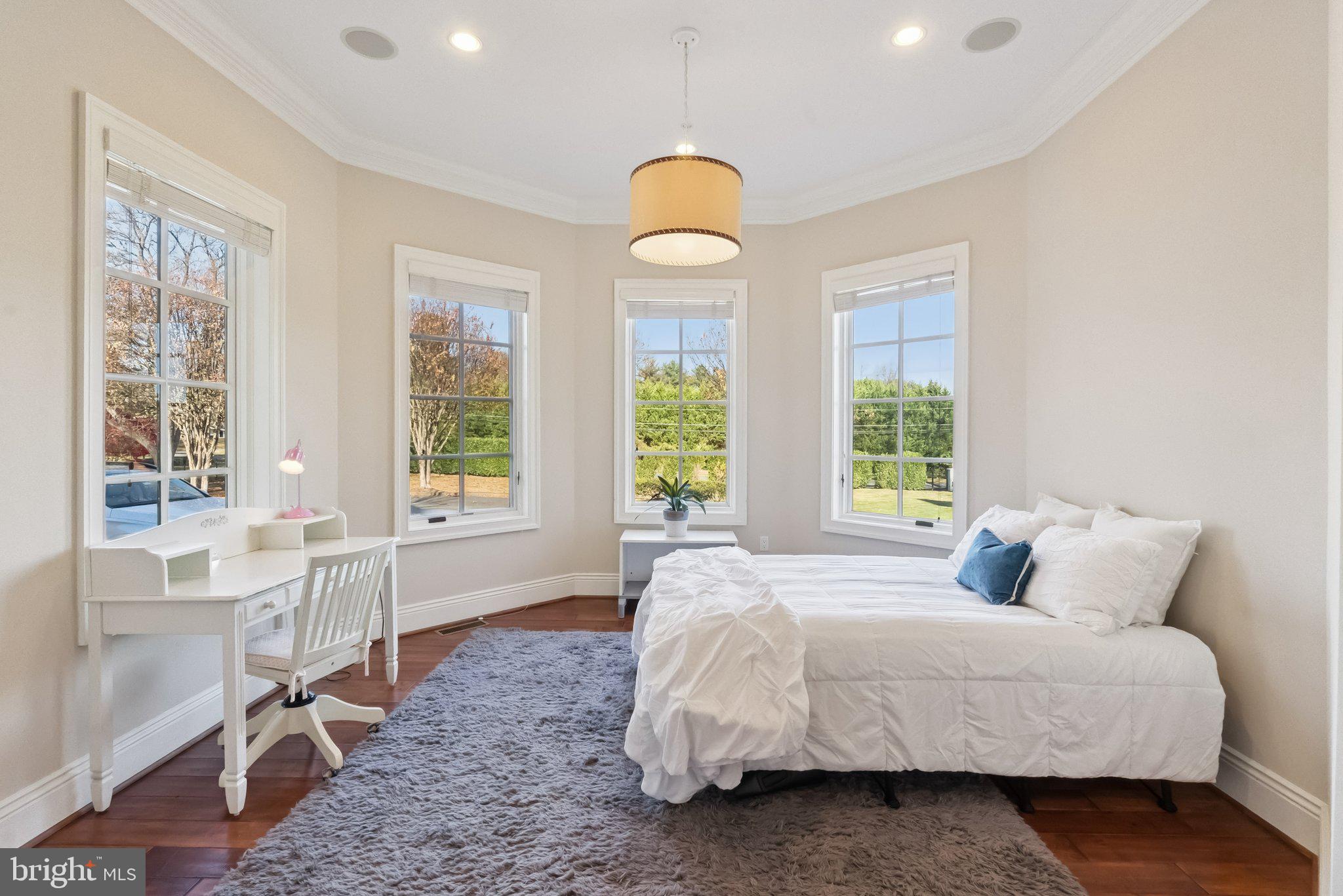 POTOMAC MANOR - Residential