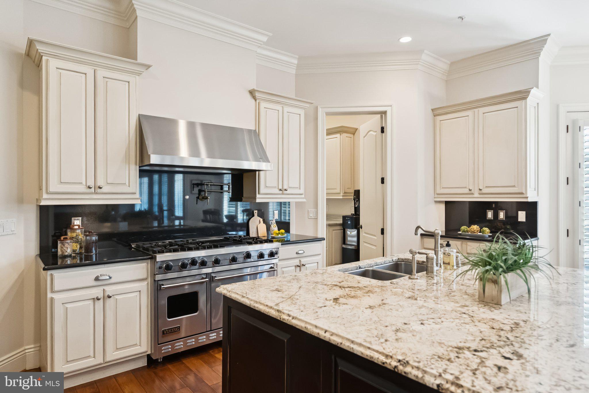 POTOMAC MANOR - Residential