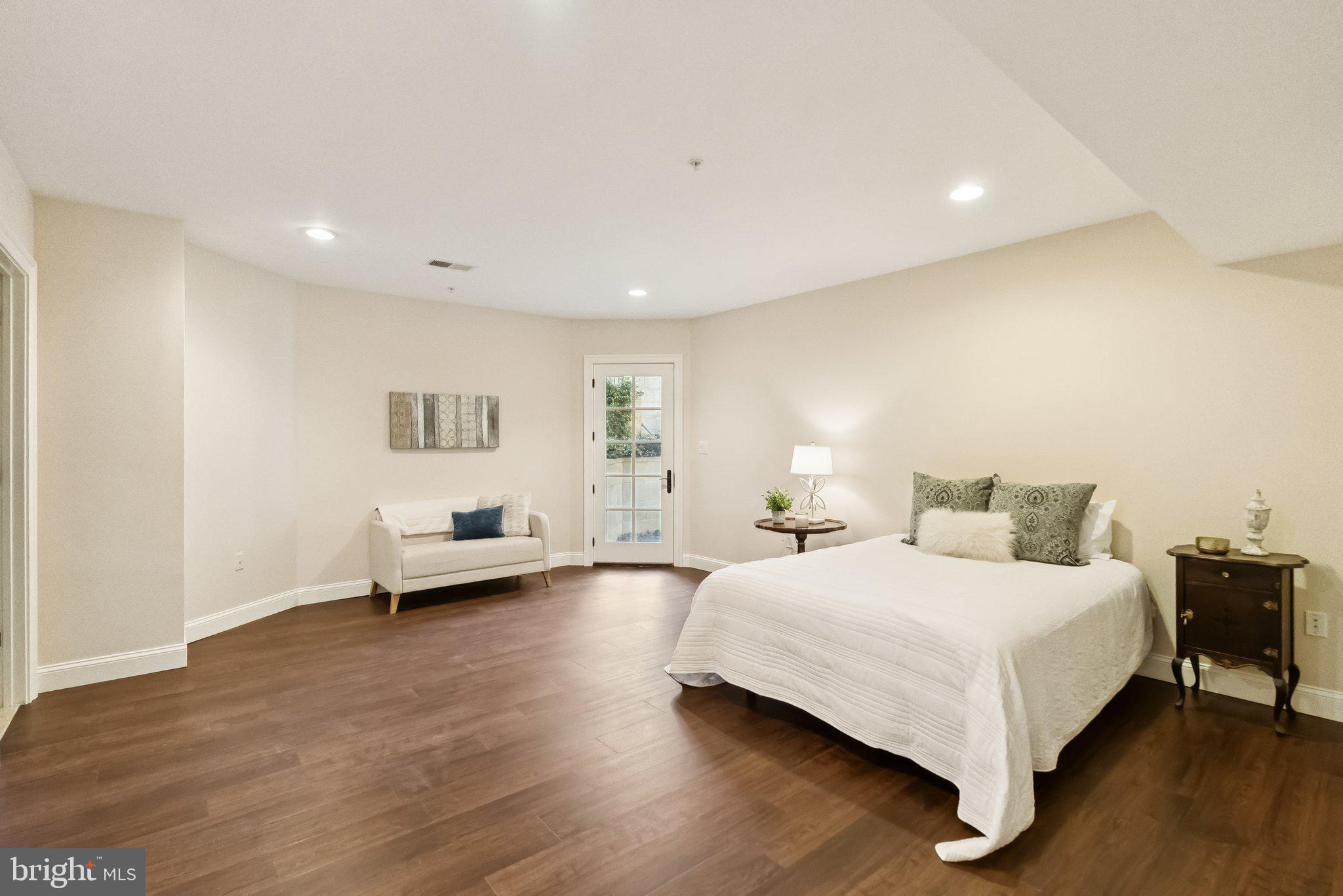 POTOMAC MANOR - Residential