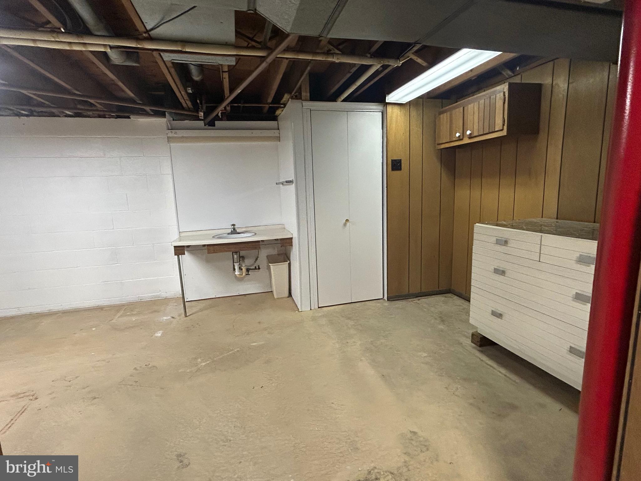 WHITFORD HILLS - Residential