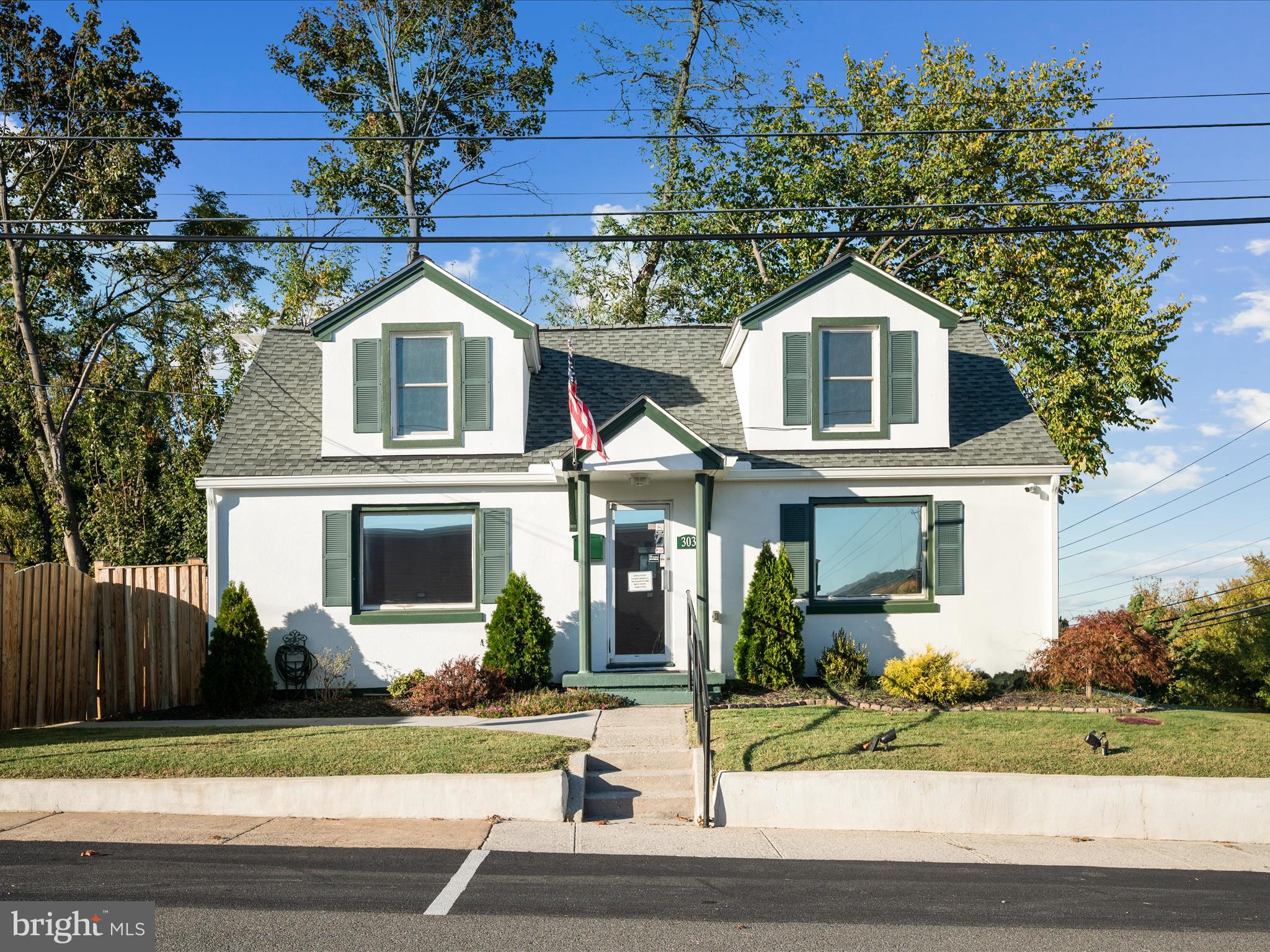 COLLEGE HEIGHTS - Commercial Sale