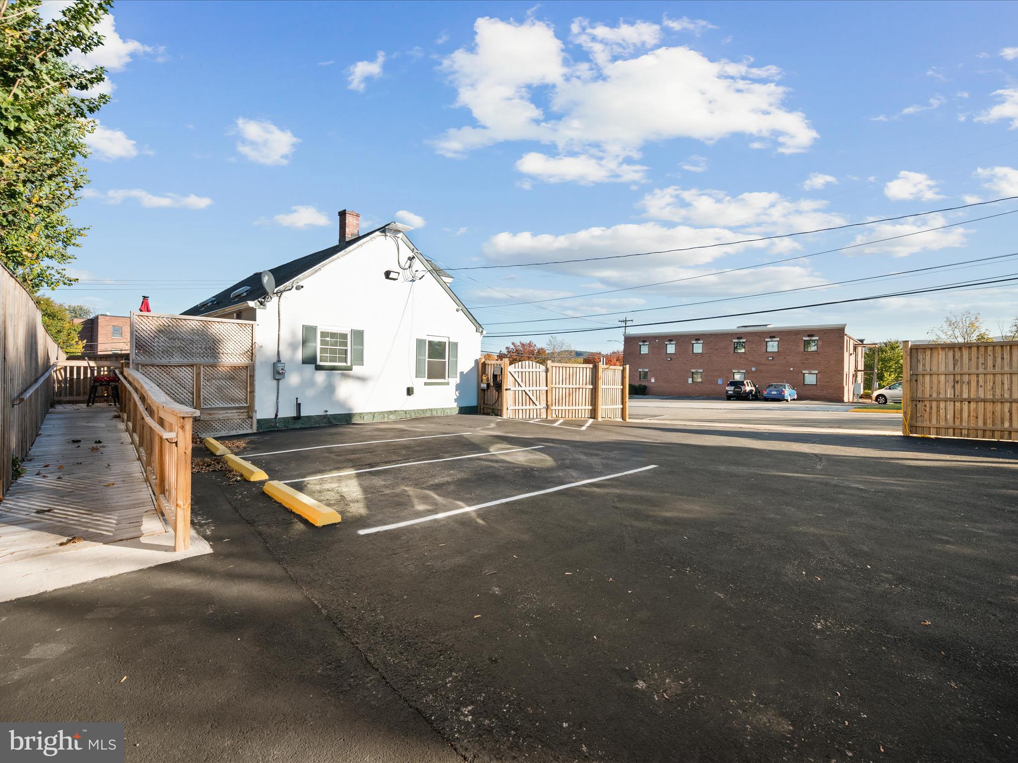 COLLEGE HEIGHTS - Commercial Sale