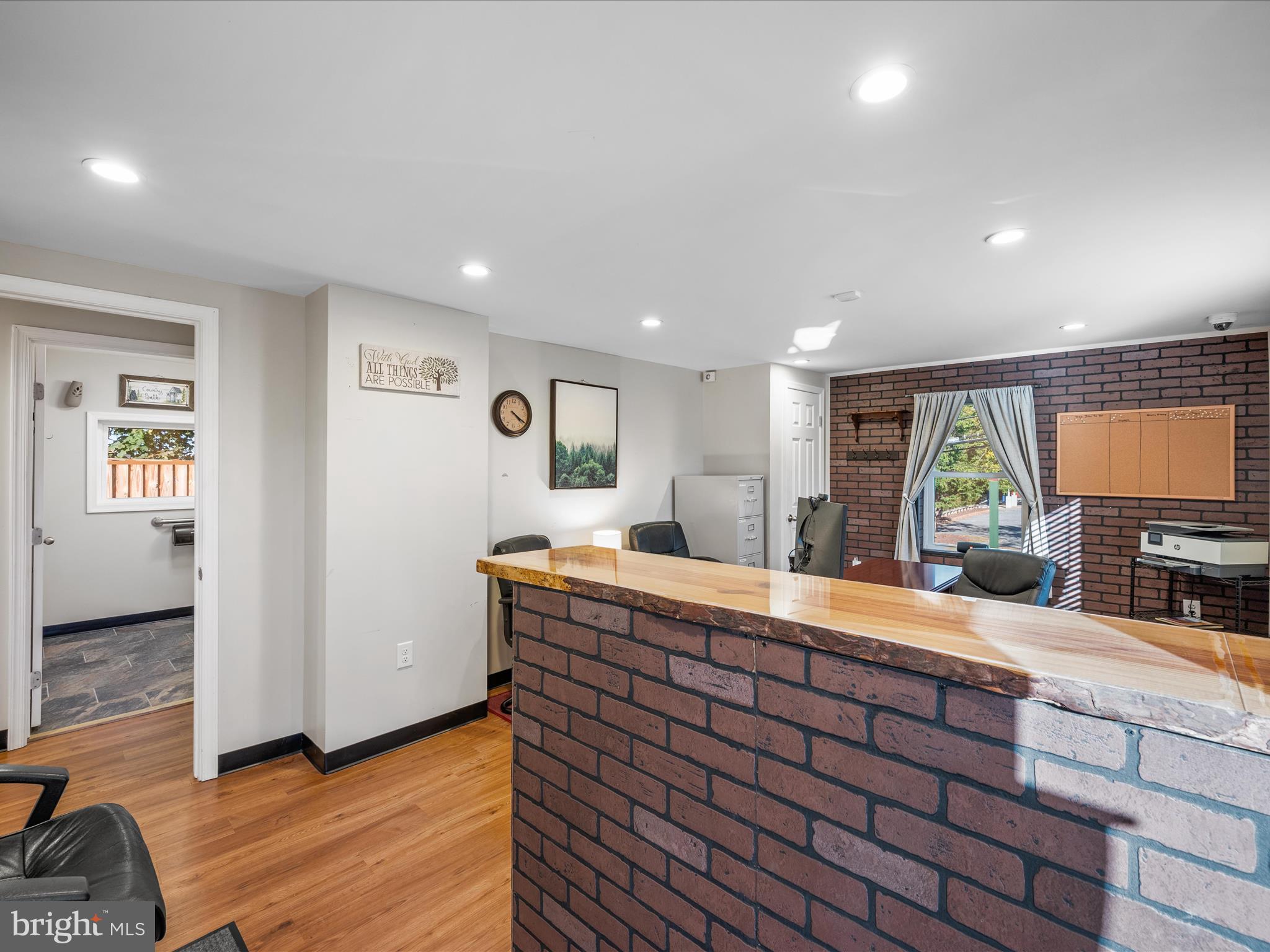 COLLEGE HEIGHTS - Commercial Sale