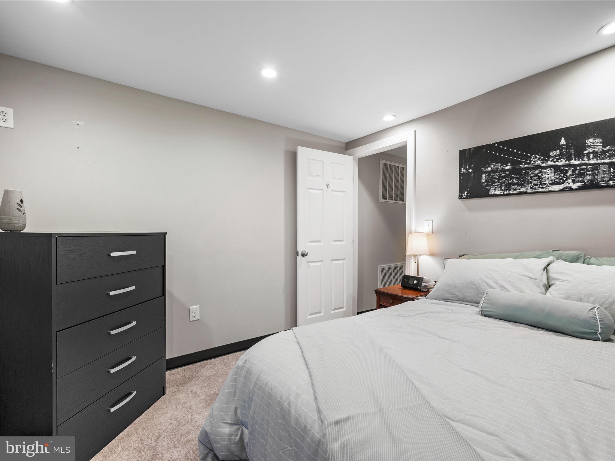 COLLEGE HEIGHTS - Commercial Sale