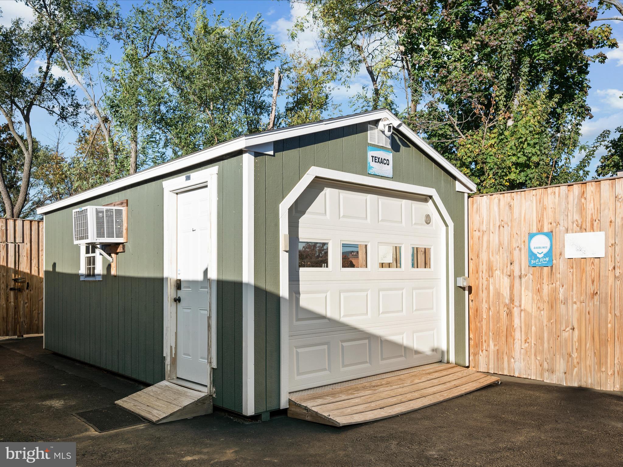 COLLEGE HEIGHTS - Commercial Sale