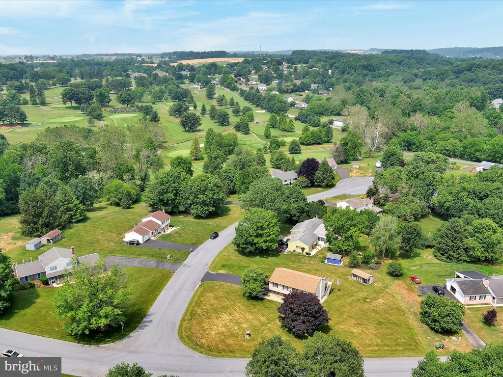 Photo of 24 FAIRWAY DR, QUARRYVILLE, PA 17566 (MLS # PALA2036678)