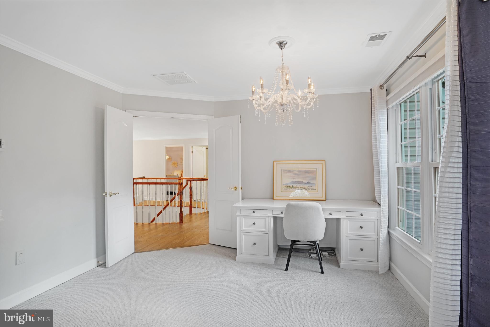 BURKE LAKE ESTATES - Residential