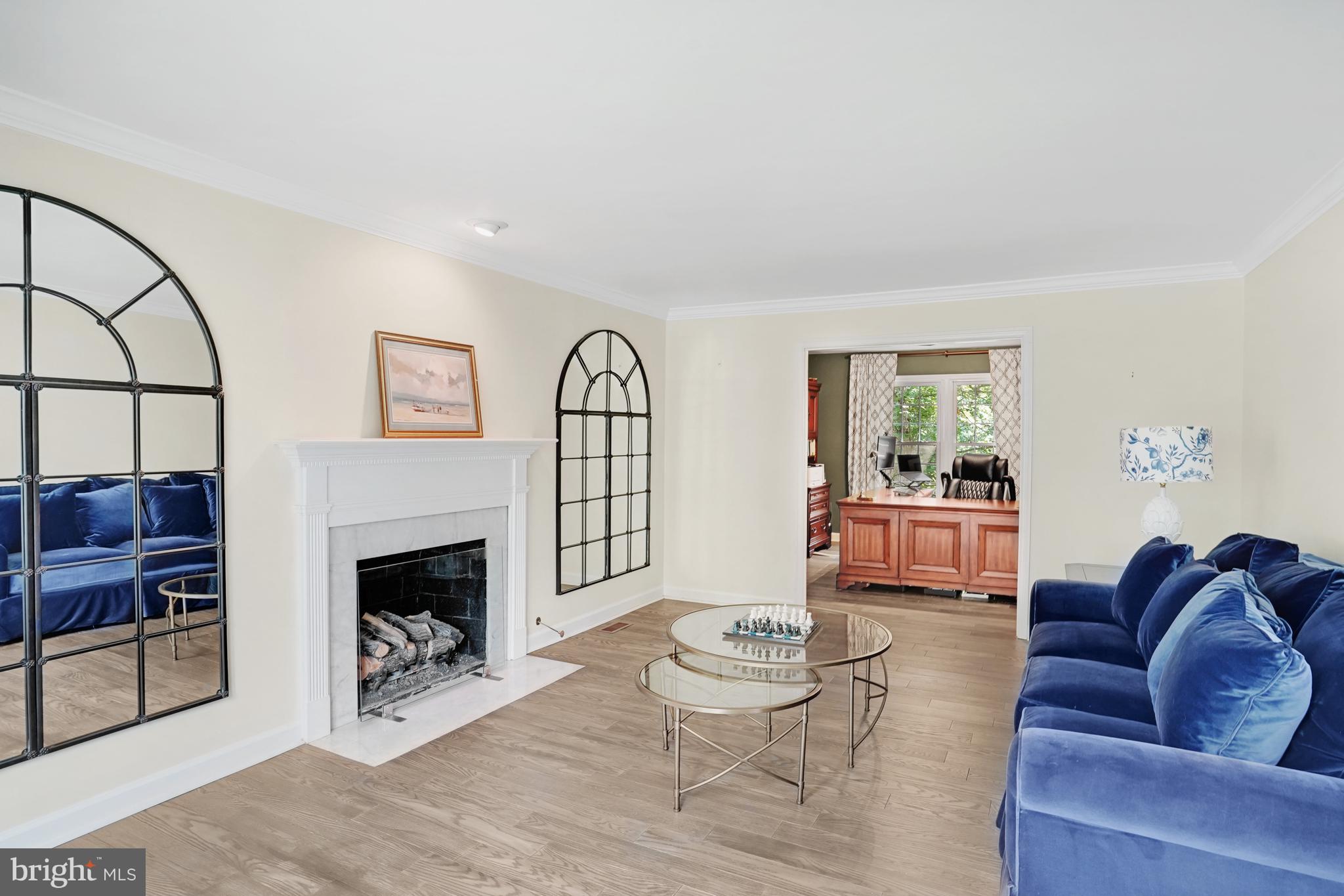 BURKE LAKE ESTATES - Residential