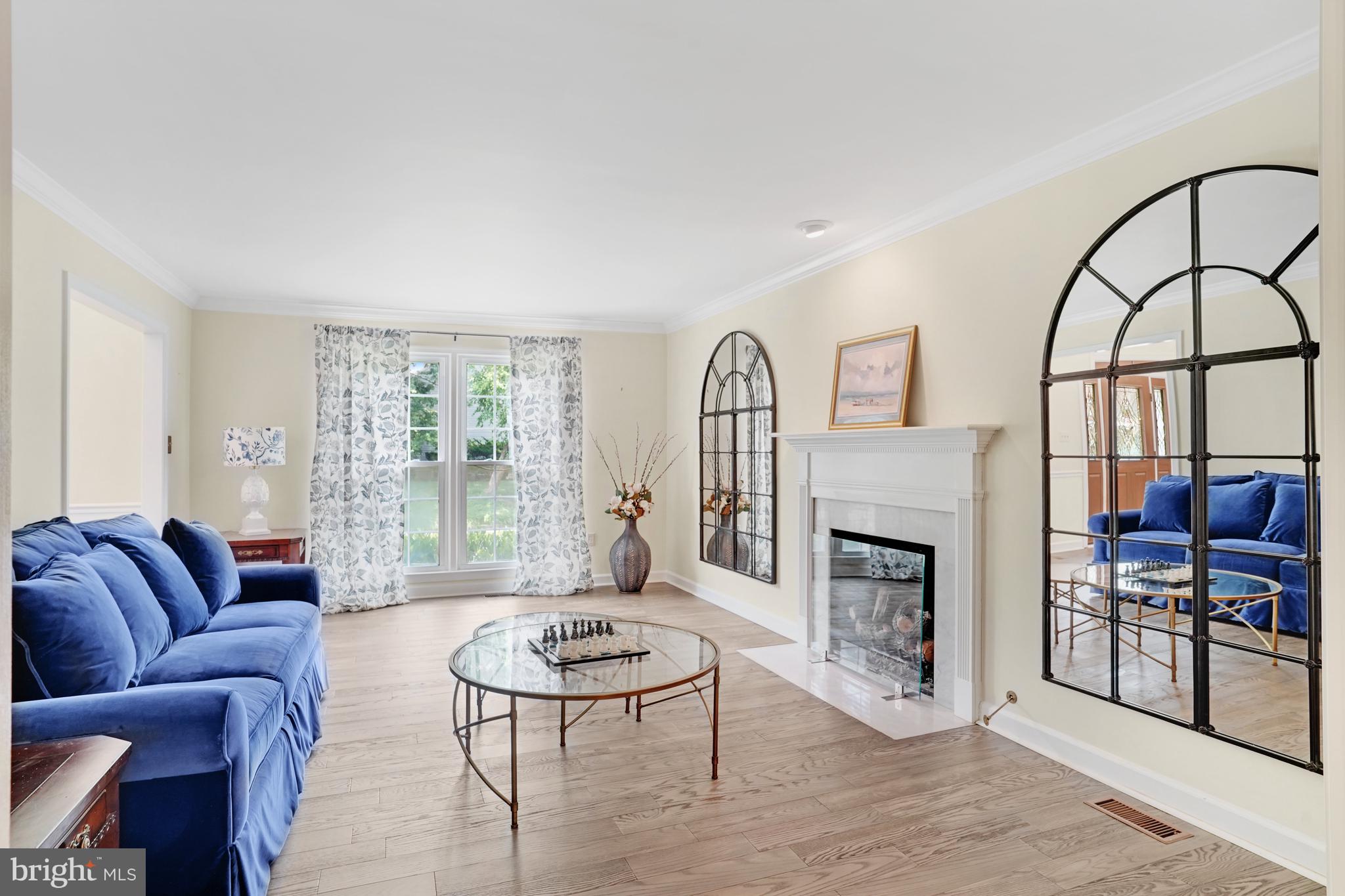 BURKE LAKE ESTATES - Residential