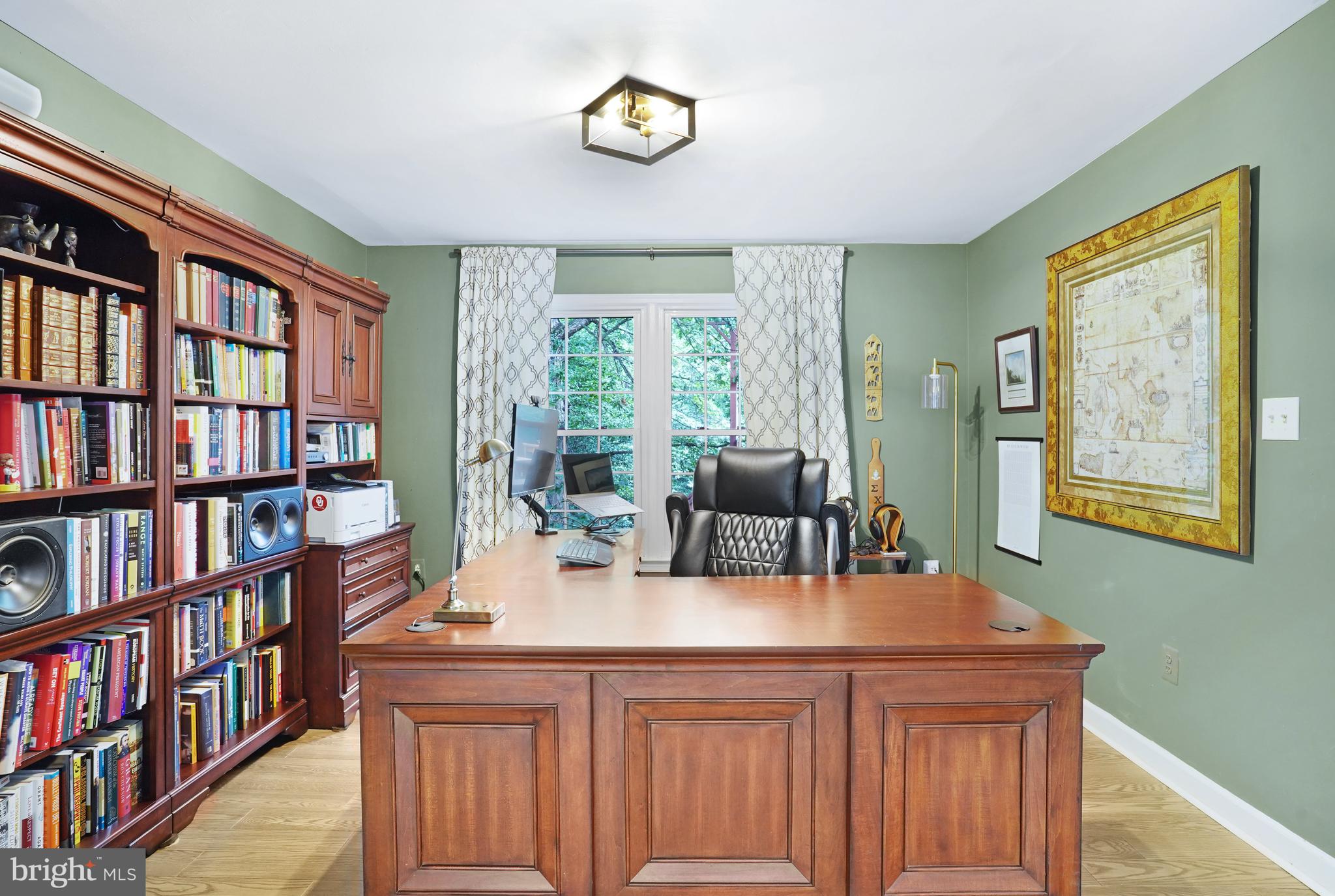 BURKE LAKE ESTATES - Residential