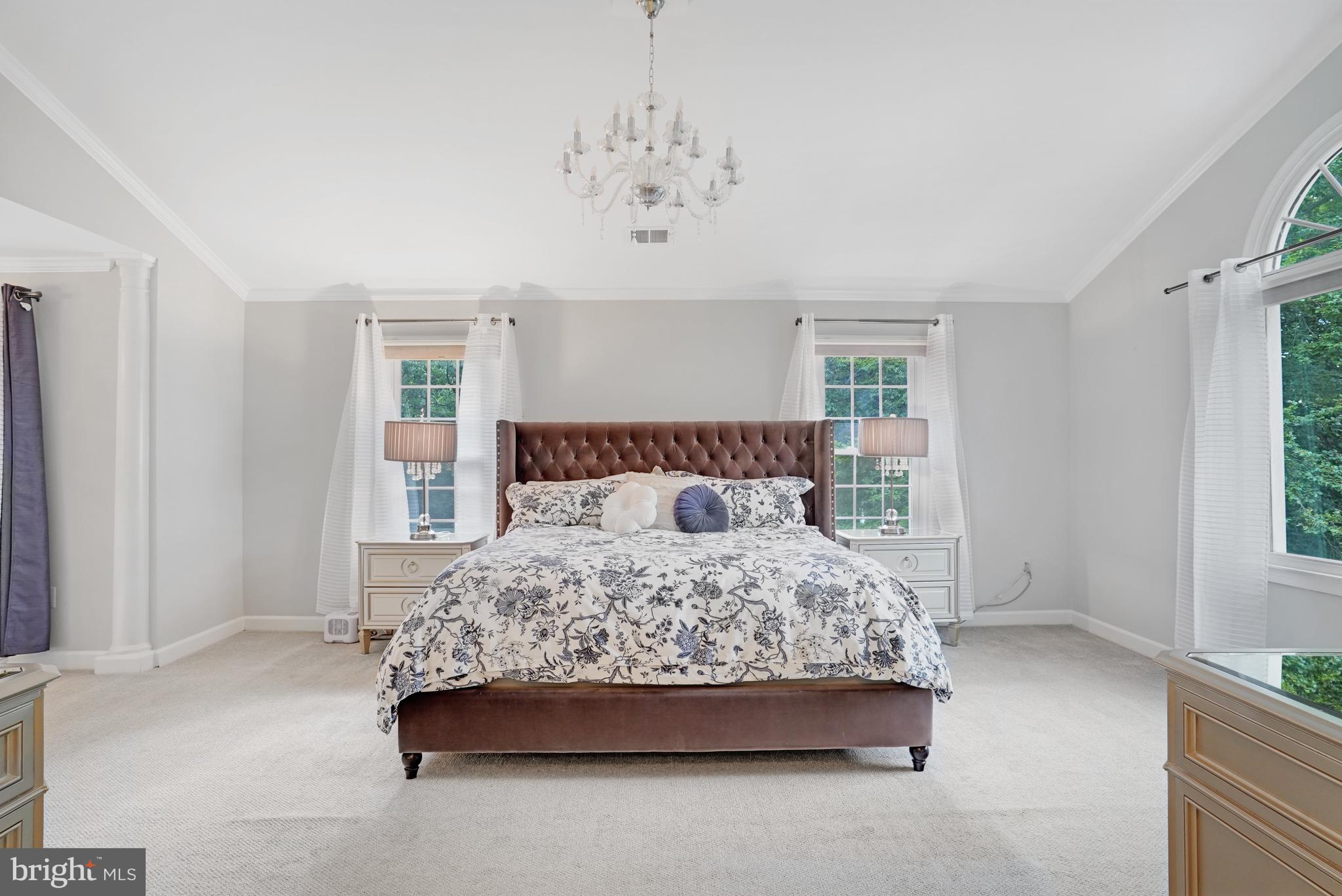 BURKE LAKE ESTATES - Residential