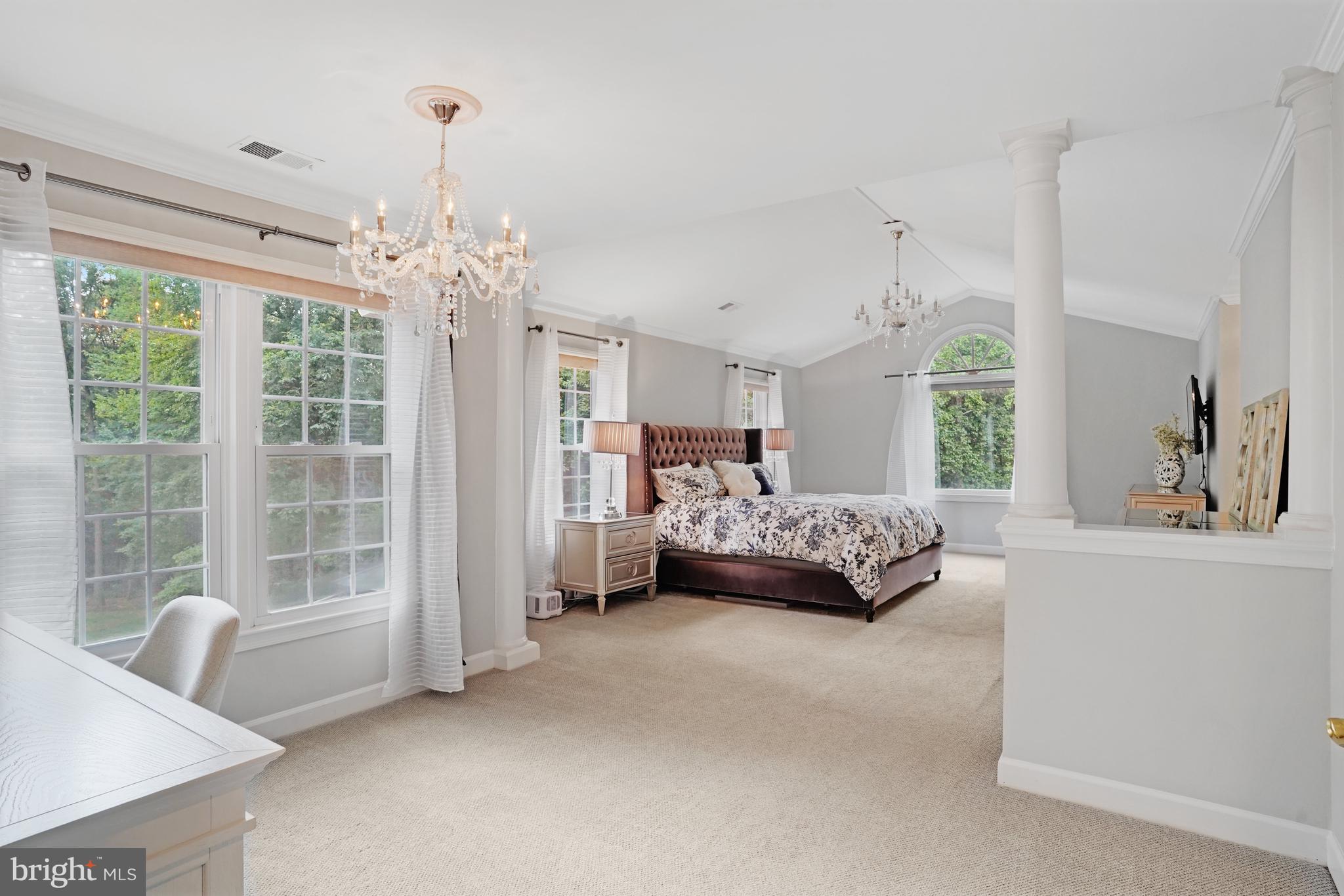 BURKE LAKE ESTATES - Residential