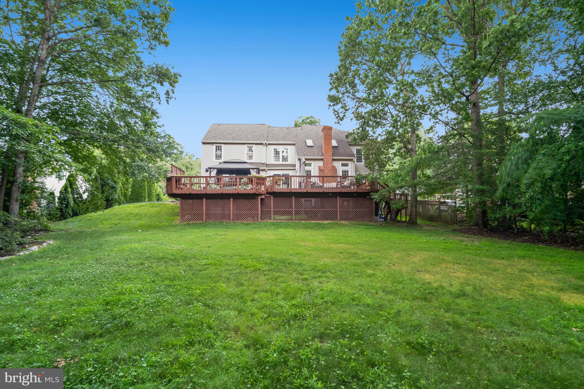 BURKE LAKE ESTATES - Residential